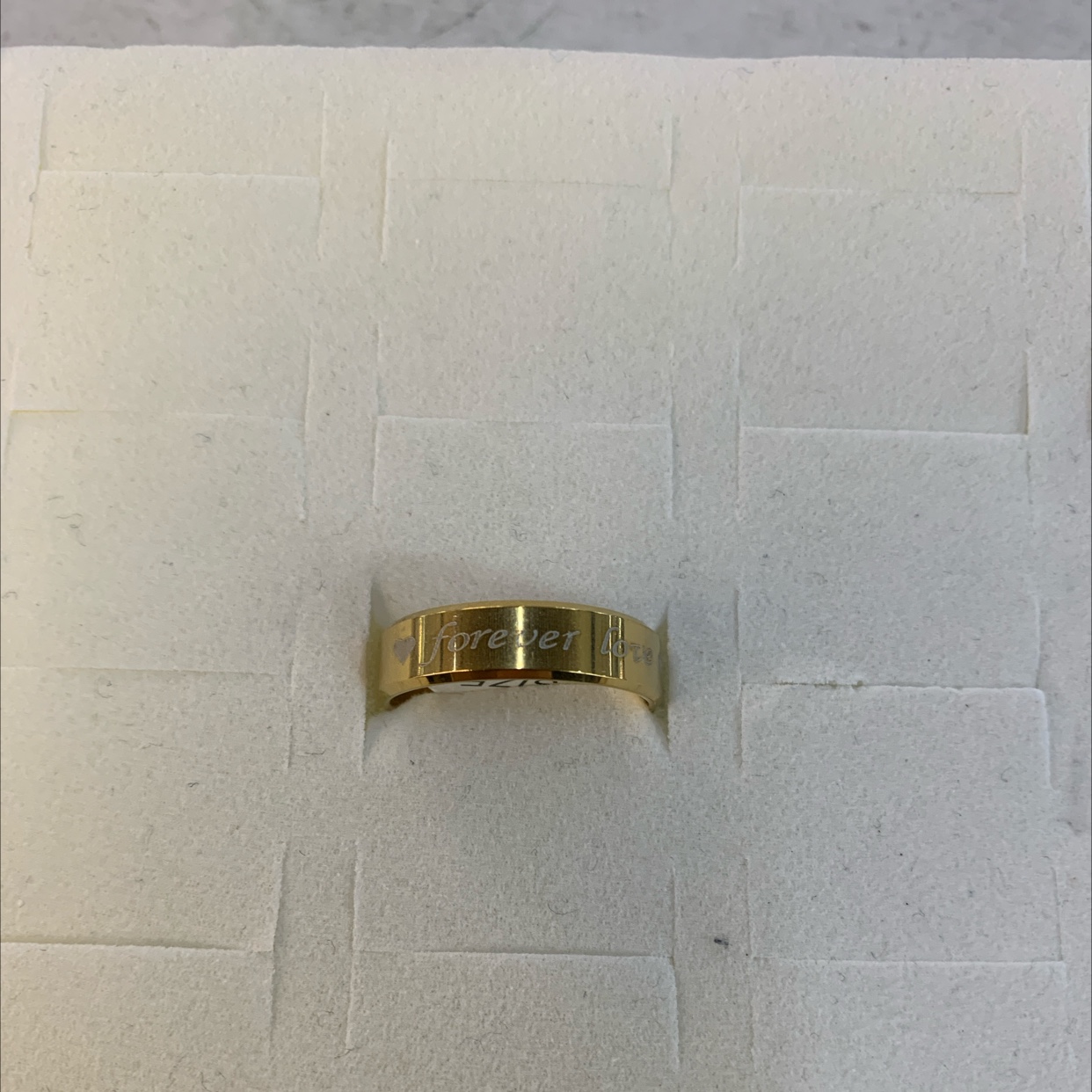 程洁不锈钢材质戒指金色字母印花款式简约时尚个性气质戒指产品图