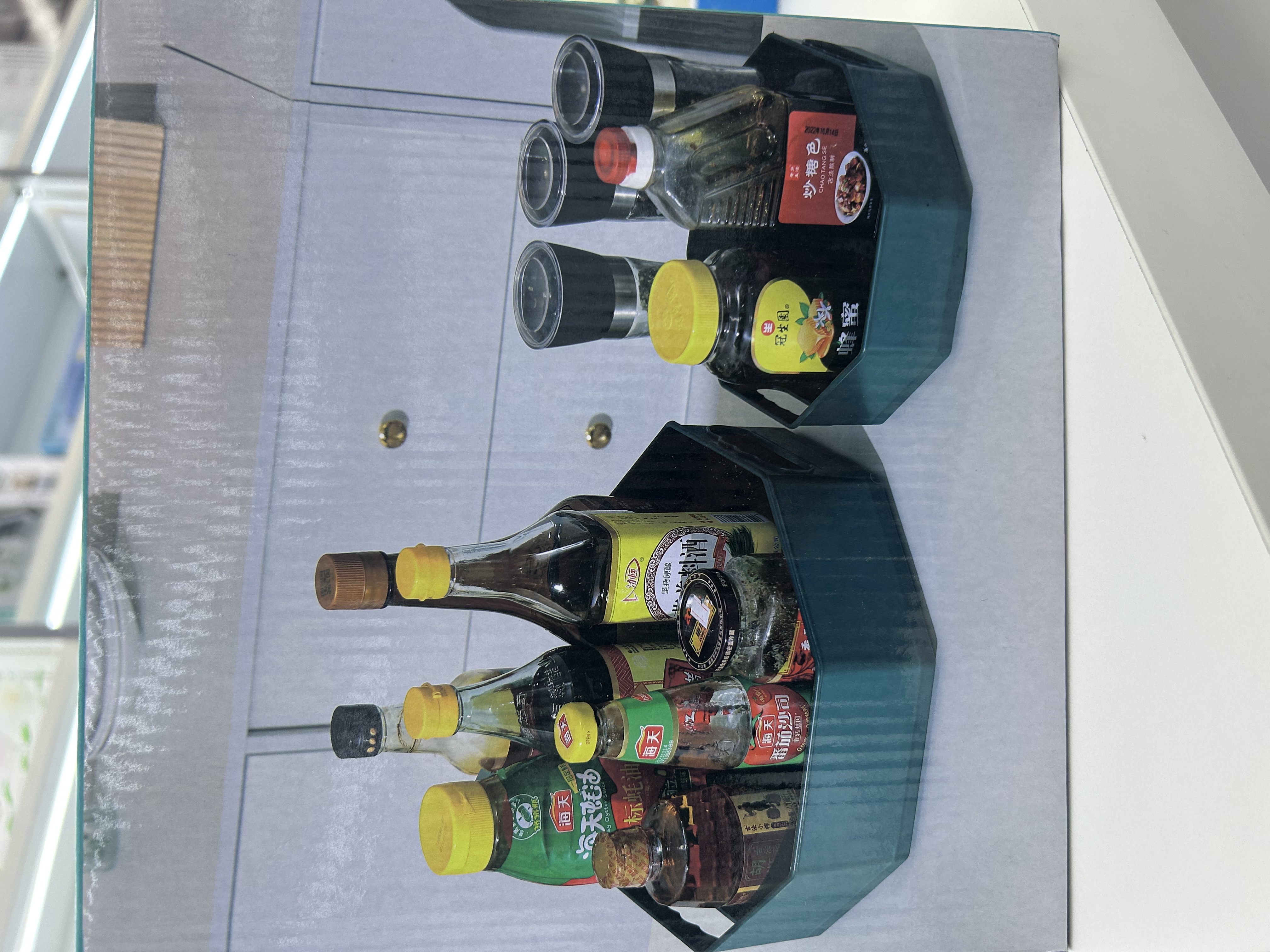 Rotatable seasoning rack, a kitchen seasoning and household countertop condiment storage wonder detail image 3