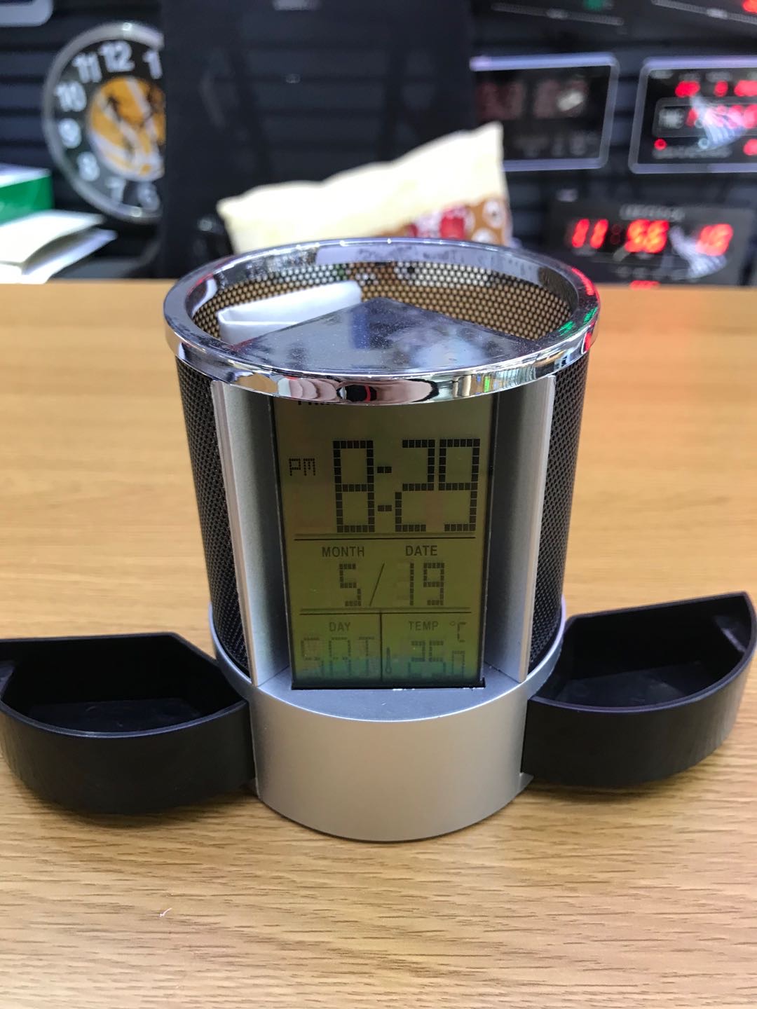 彩色多功能镜子电子表闹钟创意镜面电子钟多功能LED钟表化妆镜闹钟插电两用闹钟1544768969