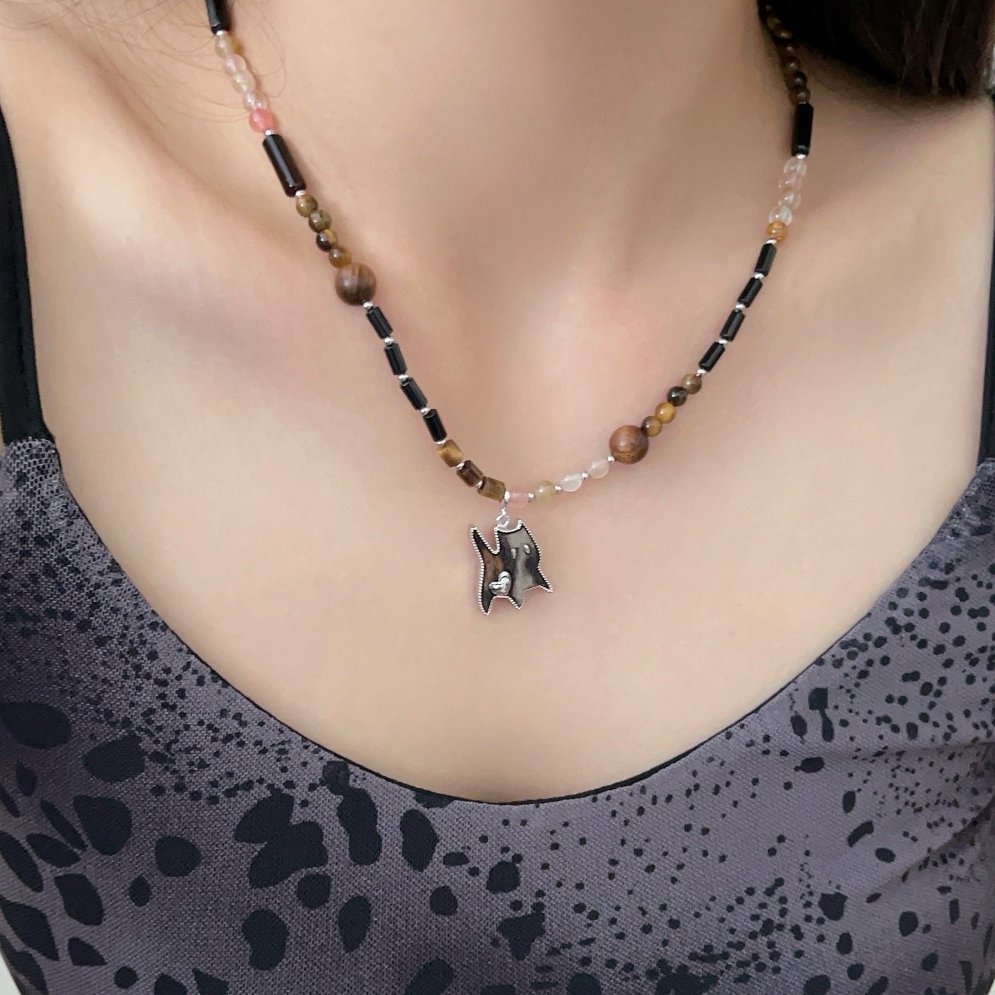 A unique and high-end birthday gift for a girl - a money-making little cat necklace. Give it to your girlfriend and best friend on Christmas