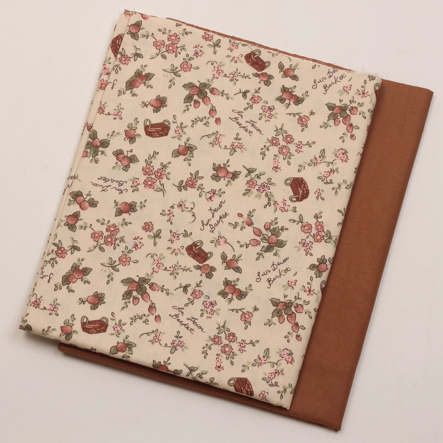 1.6-meter-wide, 40-count twill pure cotton fabric with country-style strawberry flower prints, handcrafted diy clothing bedding fabric