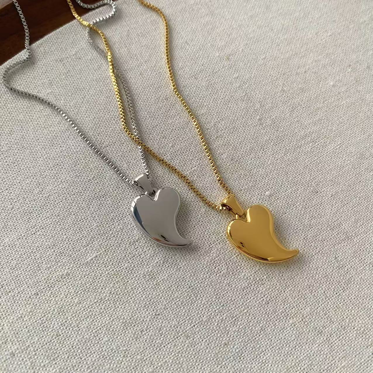 爱心吊坠项链