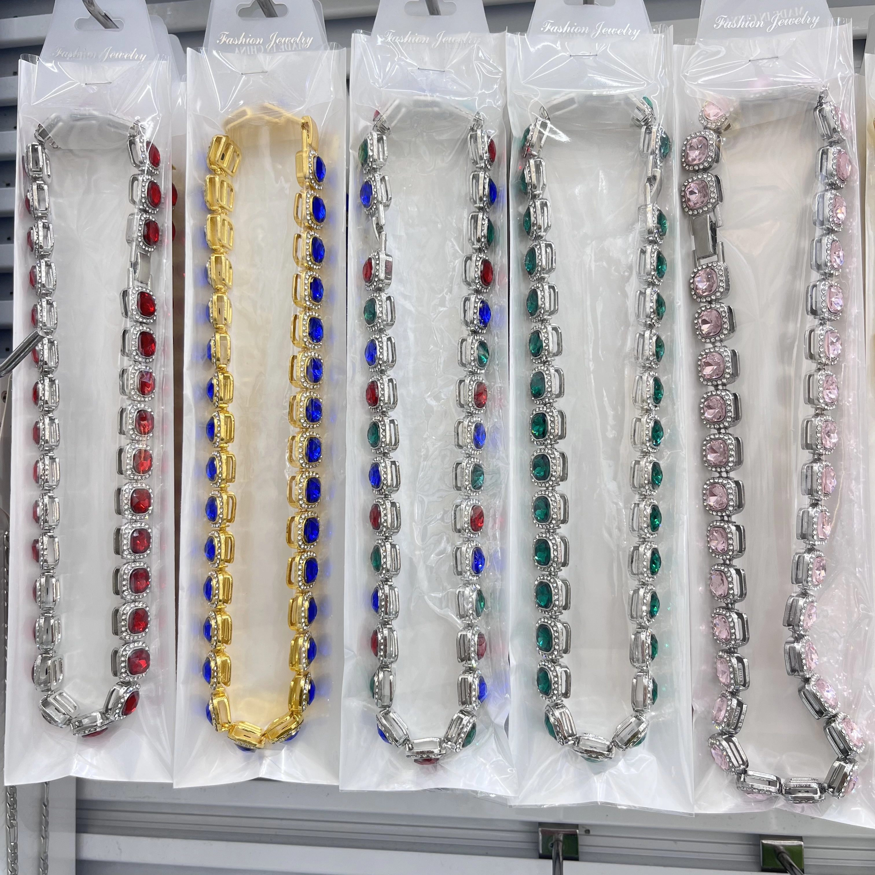 Cross-border colored diamond Cuban chain necklace bracelet, European and American high-end style red, green, blue and pink colored diamond necklace, women's crystal round crystal necklace bracelet detail image 2