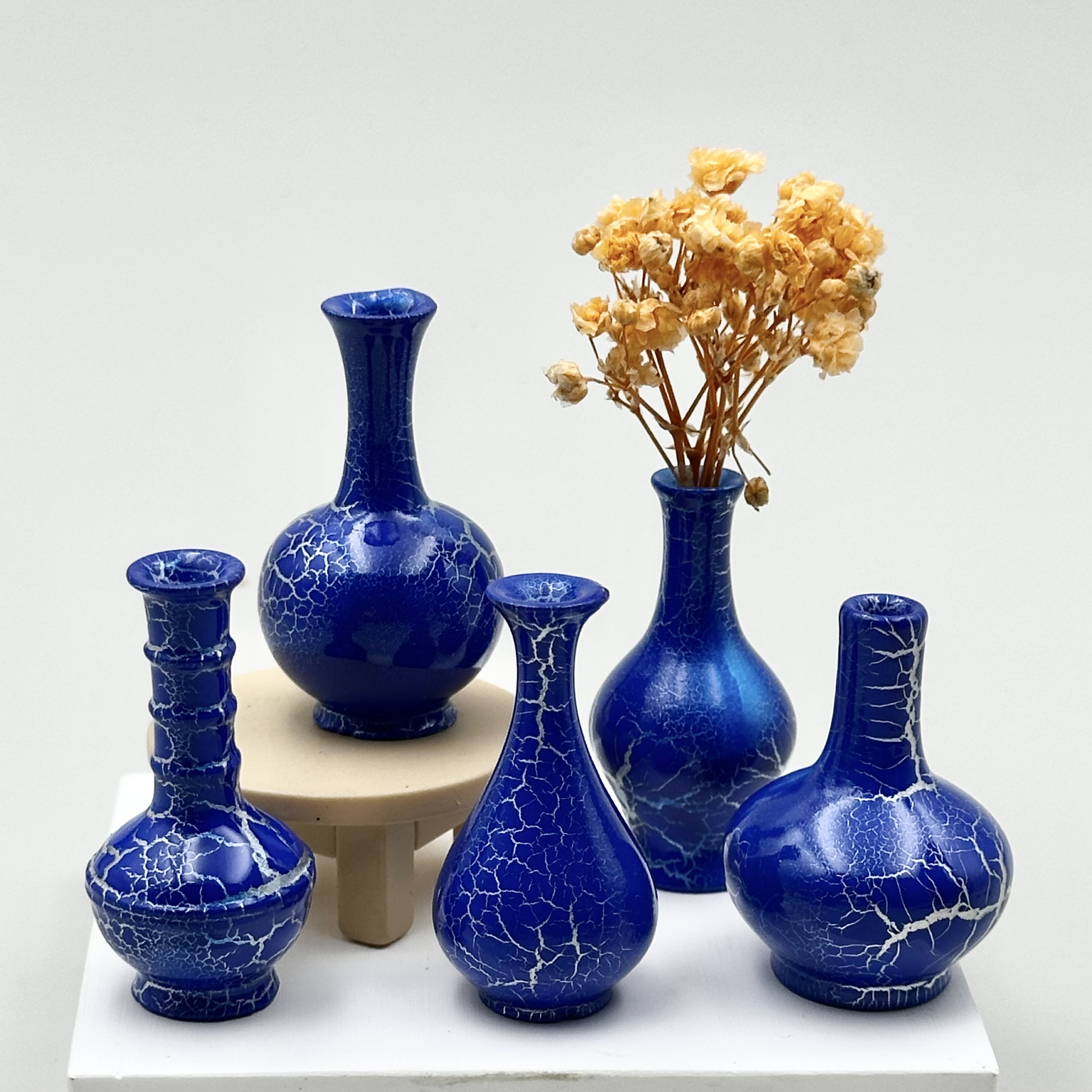 Simulated resin accessories, mini vases, miniature toys, micro-landscape toys, decorative items, diy house play, dollhouse decoration Specification image