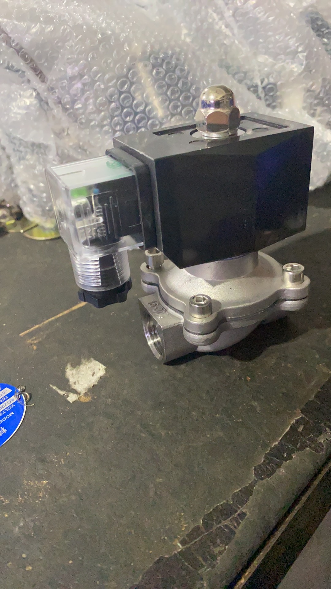 不锈钢常闭 电磁阀 高压调节阀液压控制阀工业用阀门耐腐蚀密封可靠适用广泛电阀产品图