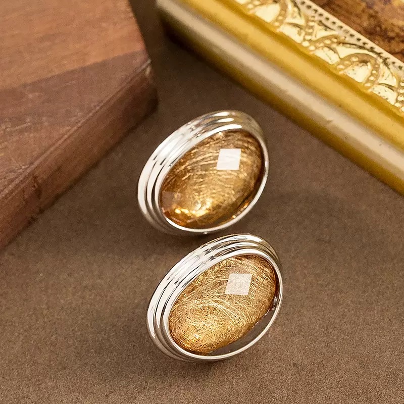 Silver needle, European and American cross-border fashion, exquisite geometric oval resin ear studs, high-end, light luxury, niche and individual earrings, women's ear plugs detail image 2