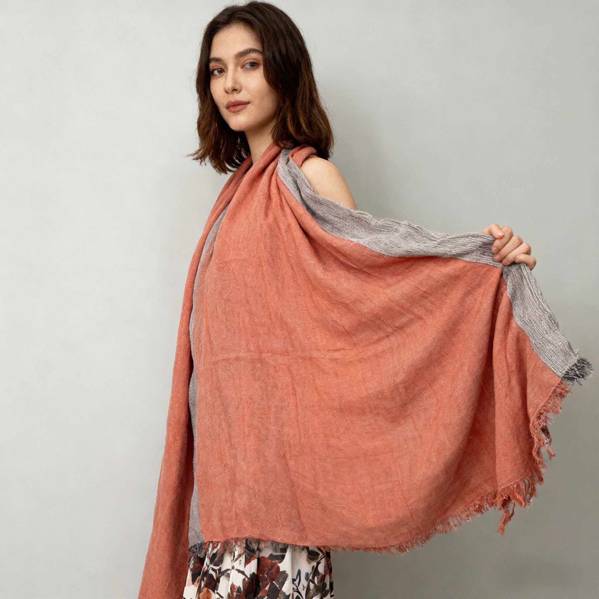 Muslim fashion long silk scarf with hot diamond, a versatile women's autumn and winter new soft, warm and multi-functional shawl details Picture