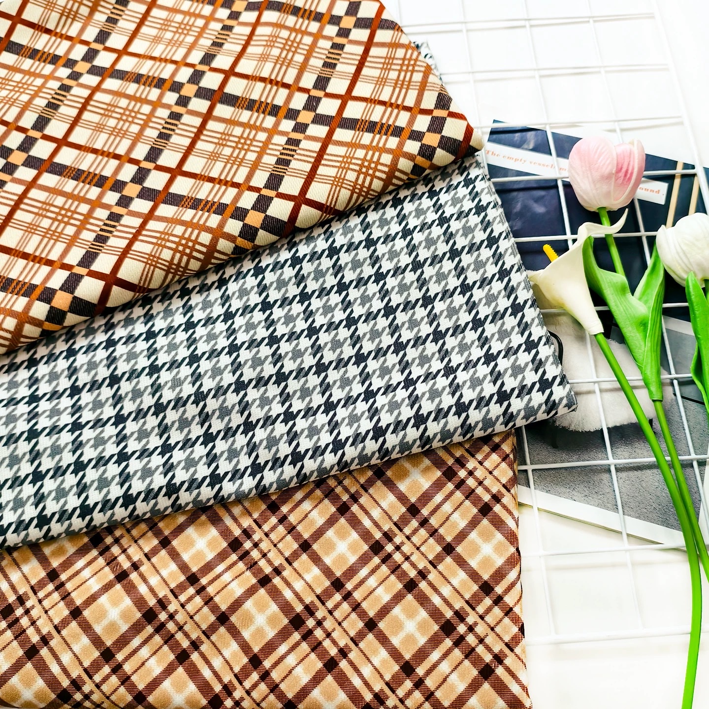 The British Style series of Spring and Autumn 21W all-cotton corduroy fabric is used for handcrafted diy hats, coats, shirts and children's clothing