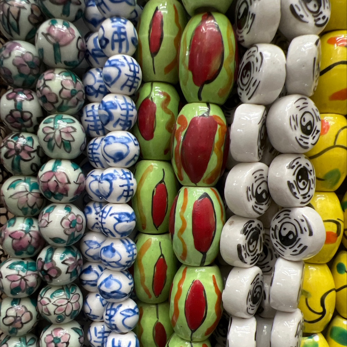 厂家直销陶瓷手绘异形珠子黄绿色彩绘珠子手工diy产品图