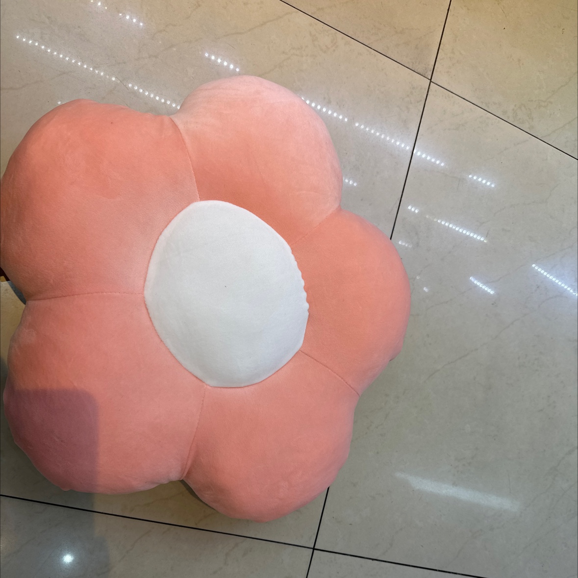 创意潮流毛绒玩具坐垫可爱玩偶毛绒娃娃儿童礼物新款时尚款式毛绒玩具