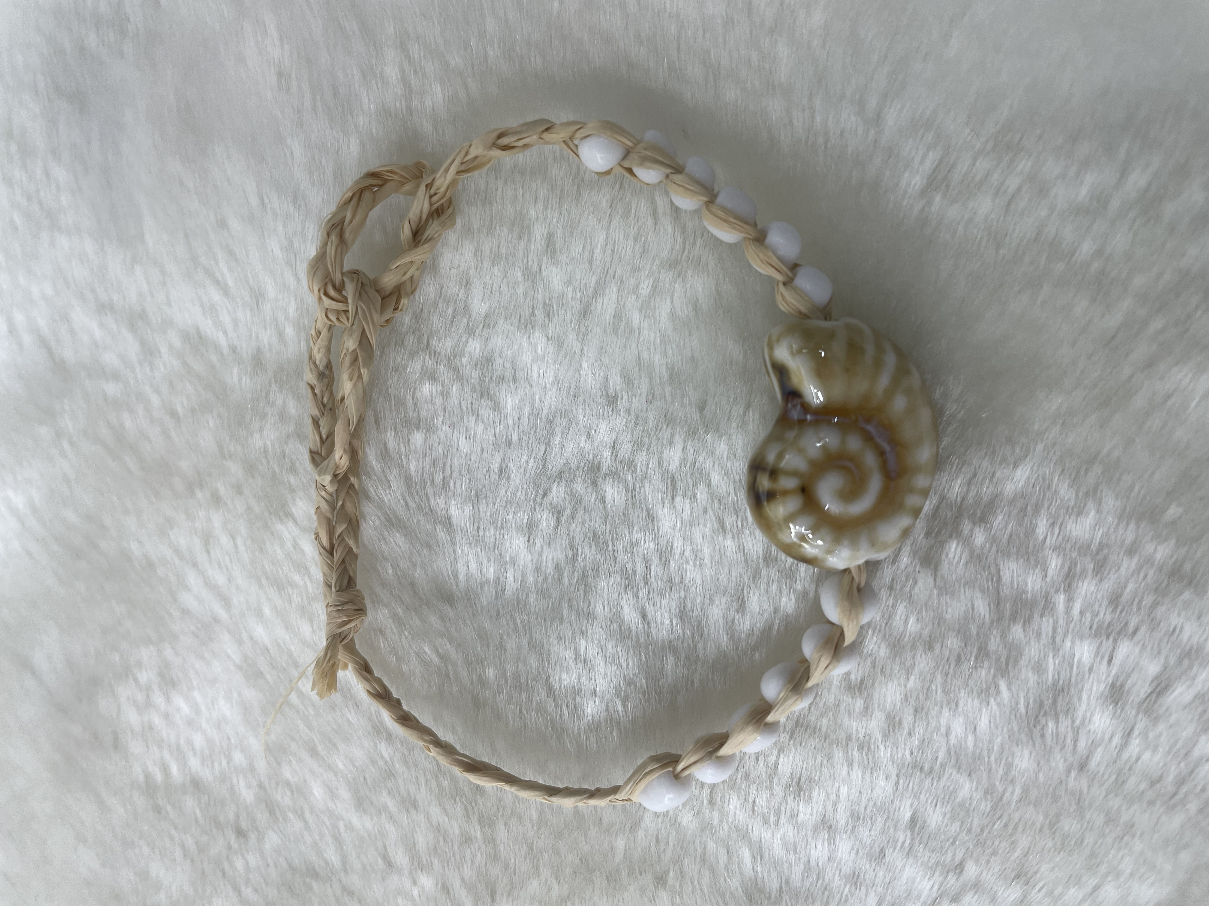 幸运草编喷油海螺陶瓷浅咖啡色加花纹拉菲草手链