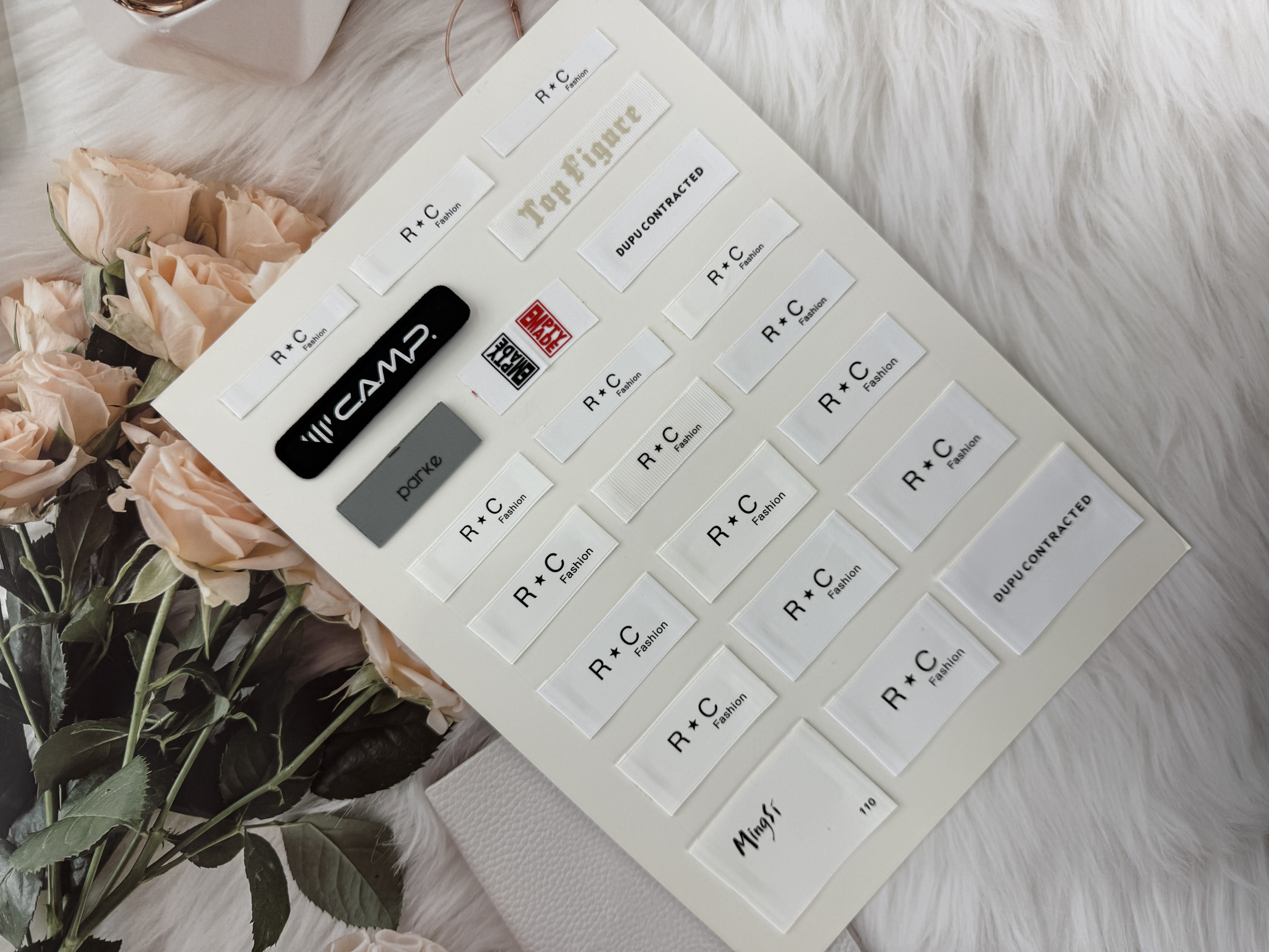 商标吊牌服装辅料高品质定制个性设计时尚简约耐用标签配件白底实物图