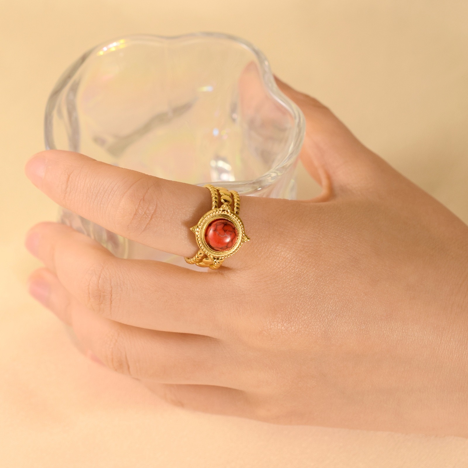 跨境热卖简约时尚百搭红色松石滴油点状镂空不锈钢轻奢高级感产品图