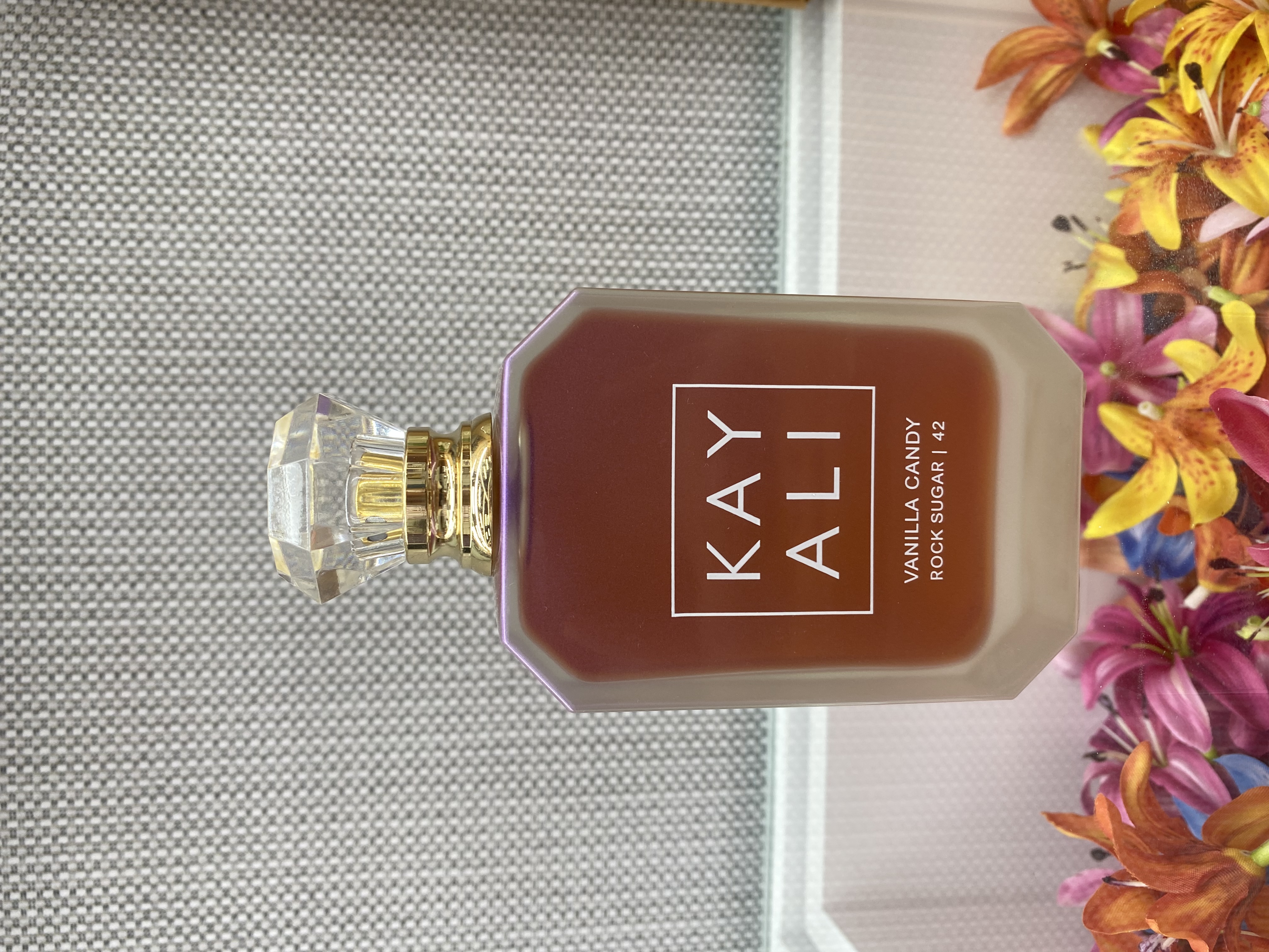العطر 42 ألف ميل