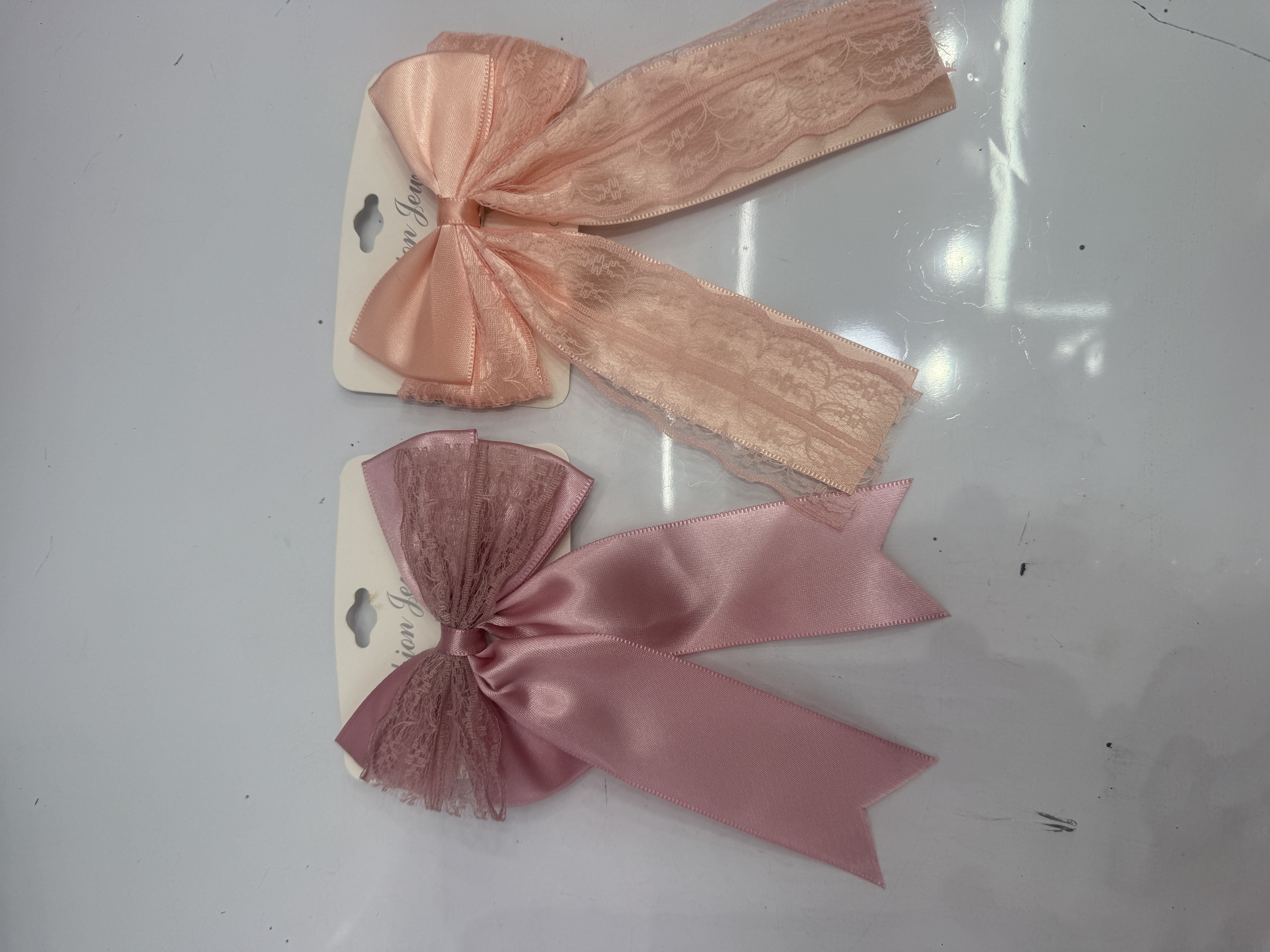 Pure handcrafted milky white large bow hair clip, Korean spring clip, ancient-style back of the head ponytail top clip, super fairy-like hair clip, children's headwear Application Scenario