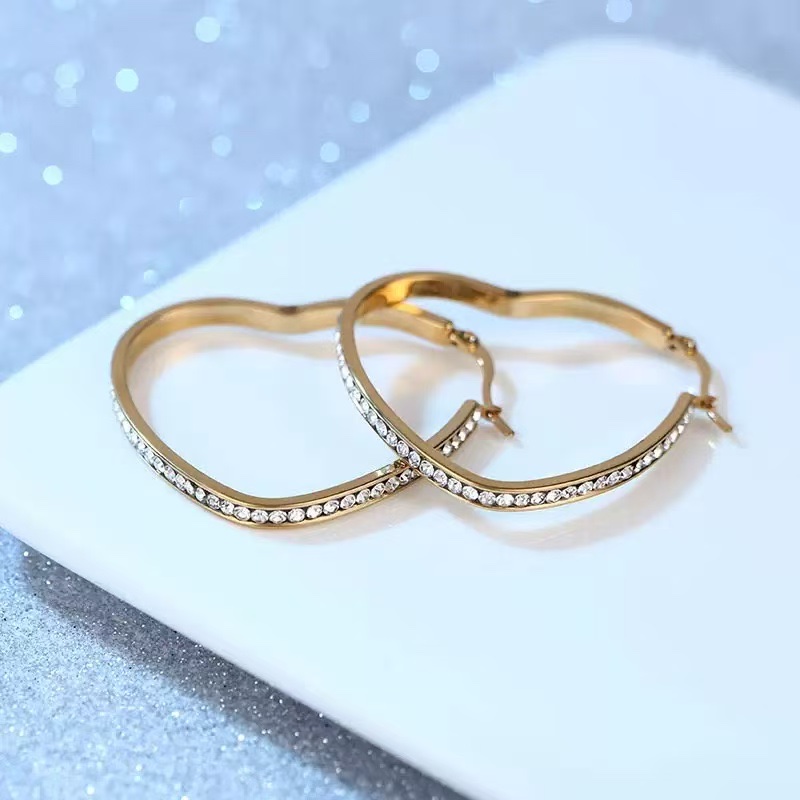 Accessories, earrings and earrings