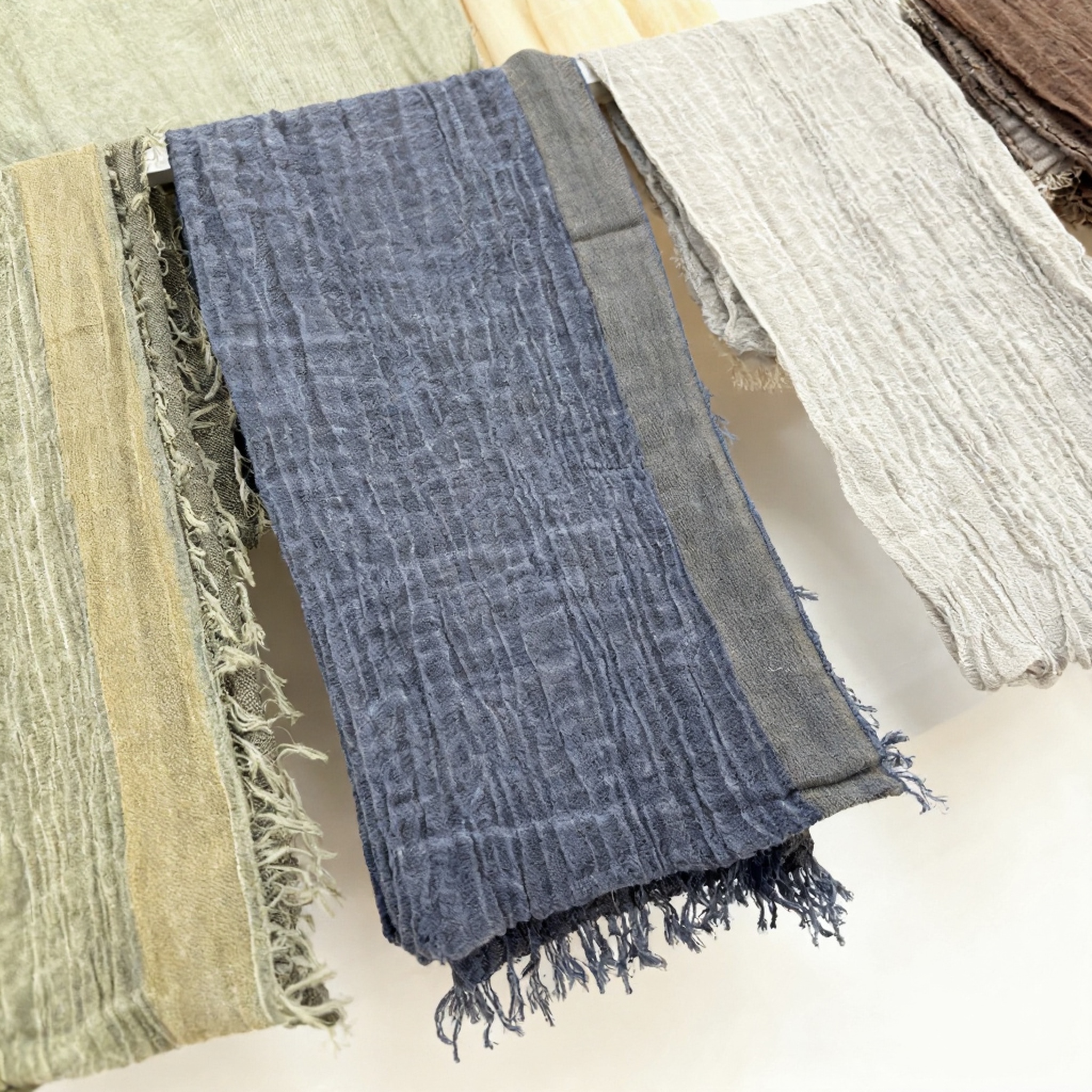 Muslim fashion long hot diamond scarf, women's versatile silk scarf, new trendy shawl for autumn and winter, women's scarf details Picture