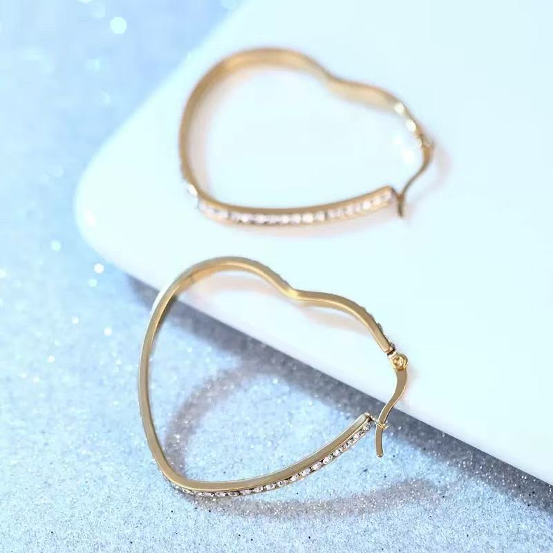 Accessories, earrings and earrings details Picture