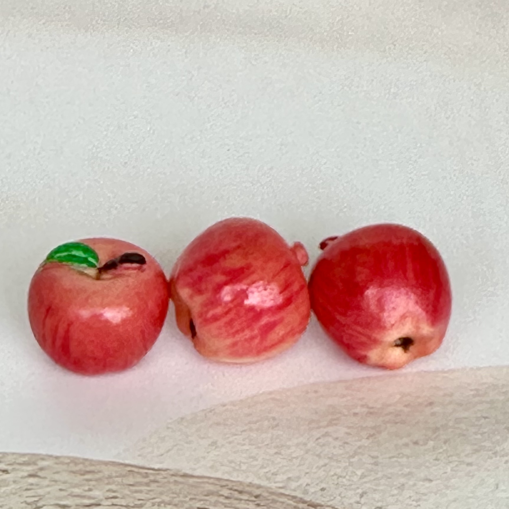 Trendy high-fidelity fruit apples 🍎 miniature food toys, miniature fun models, creative ornaments, toys, bracelets, resin accessories, jewelry accessories, mini pendants detail image 5