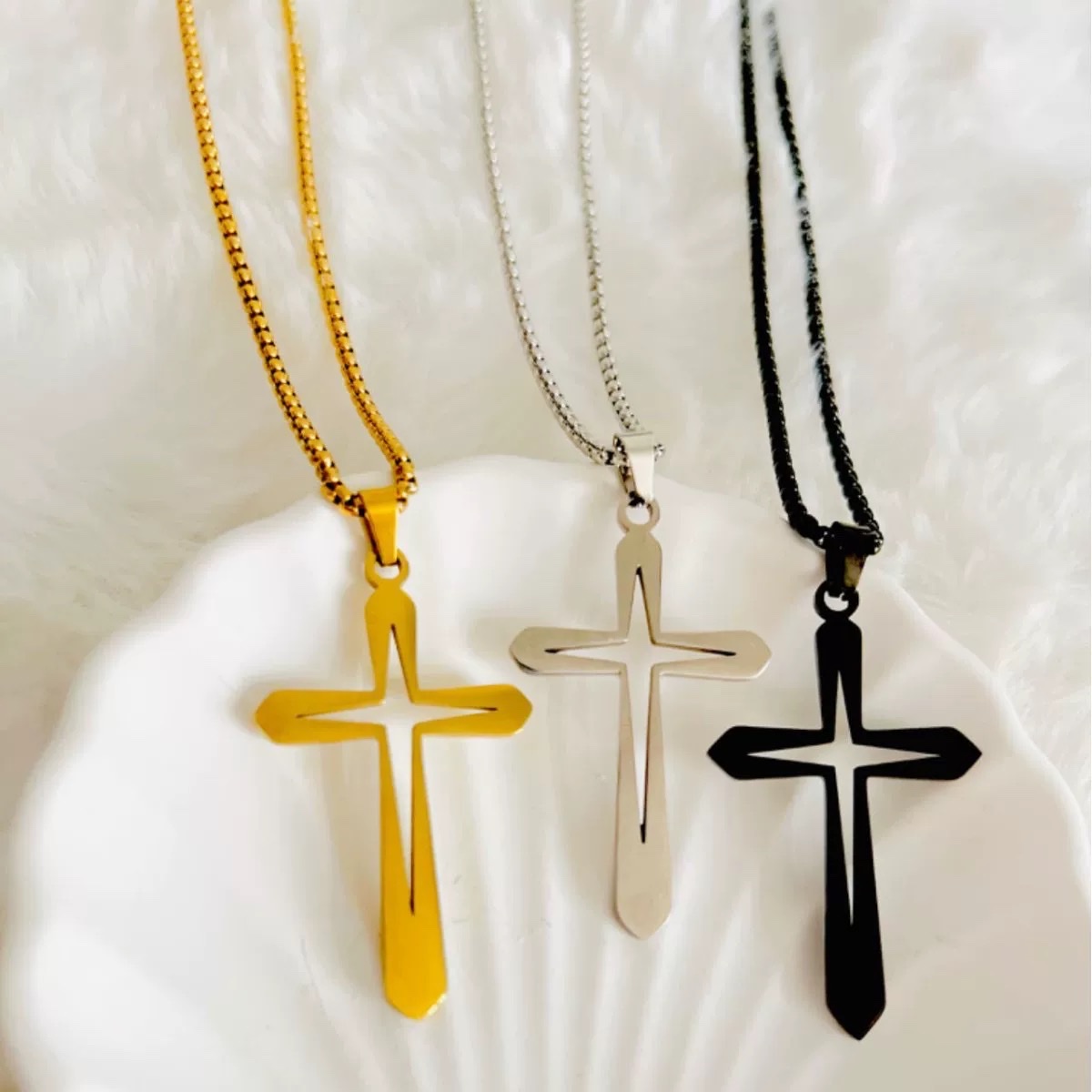 跨境欧美钛钢十字架项链个性简约十字架星光镂空吊坠男士时尚饰品 