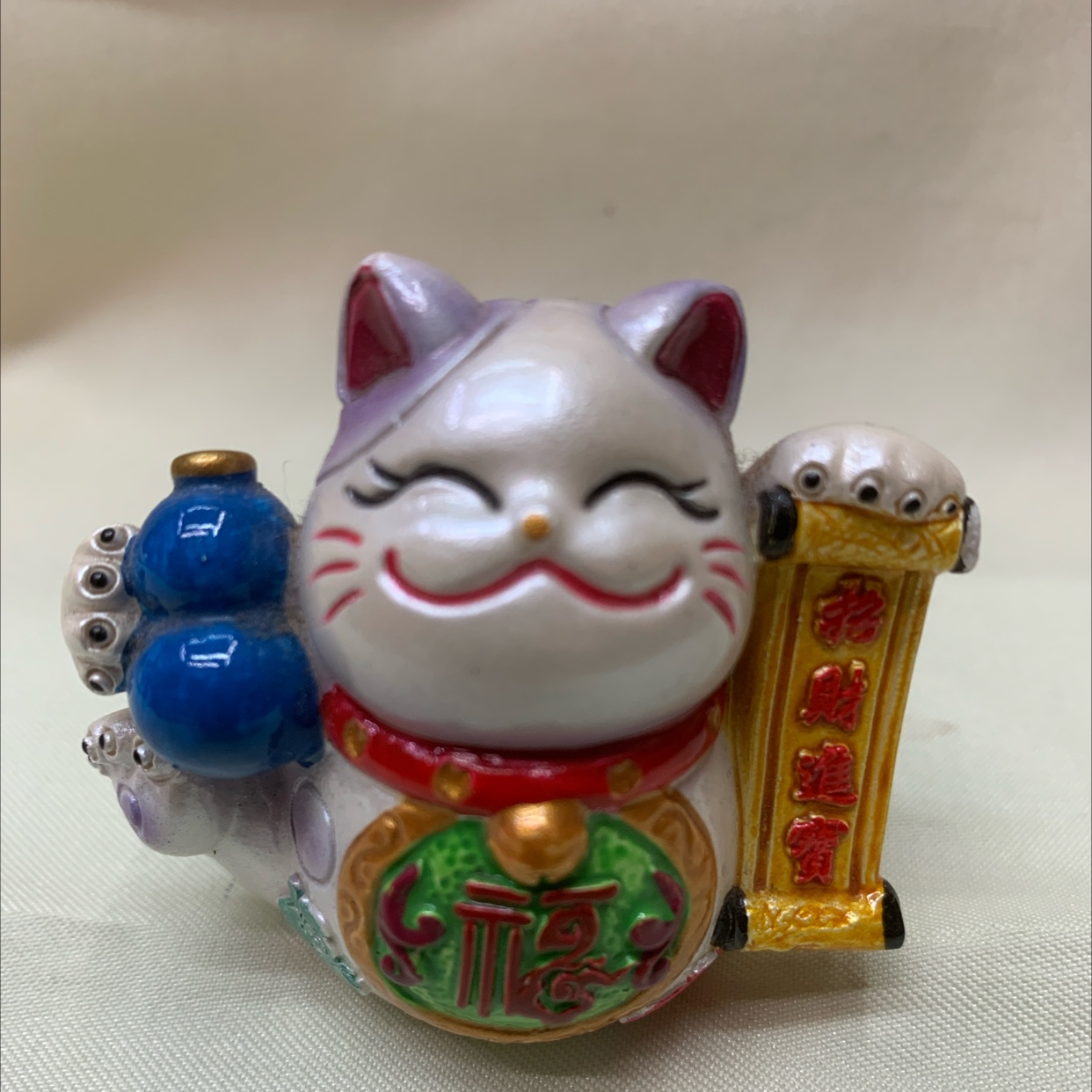 CAI's fine Craft Resin material hand-painted handicrafts, home small ornaments, item No. 10409, Five Road God of Wealth, Fortune Cat, Gourd style