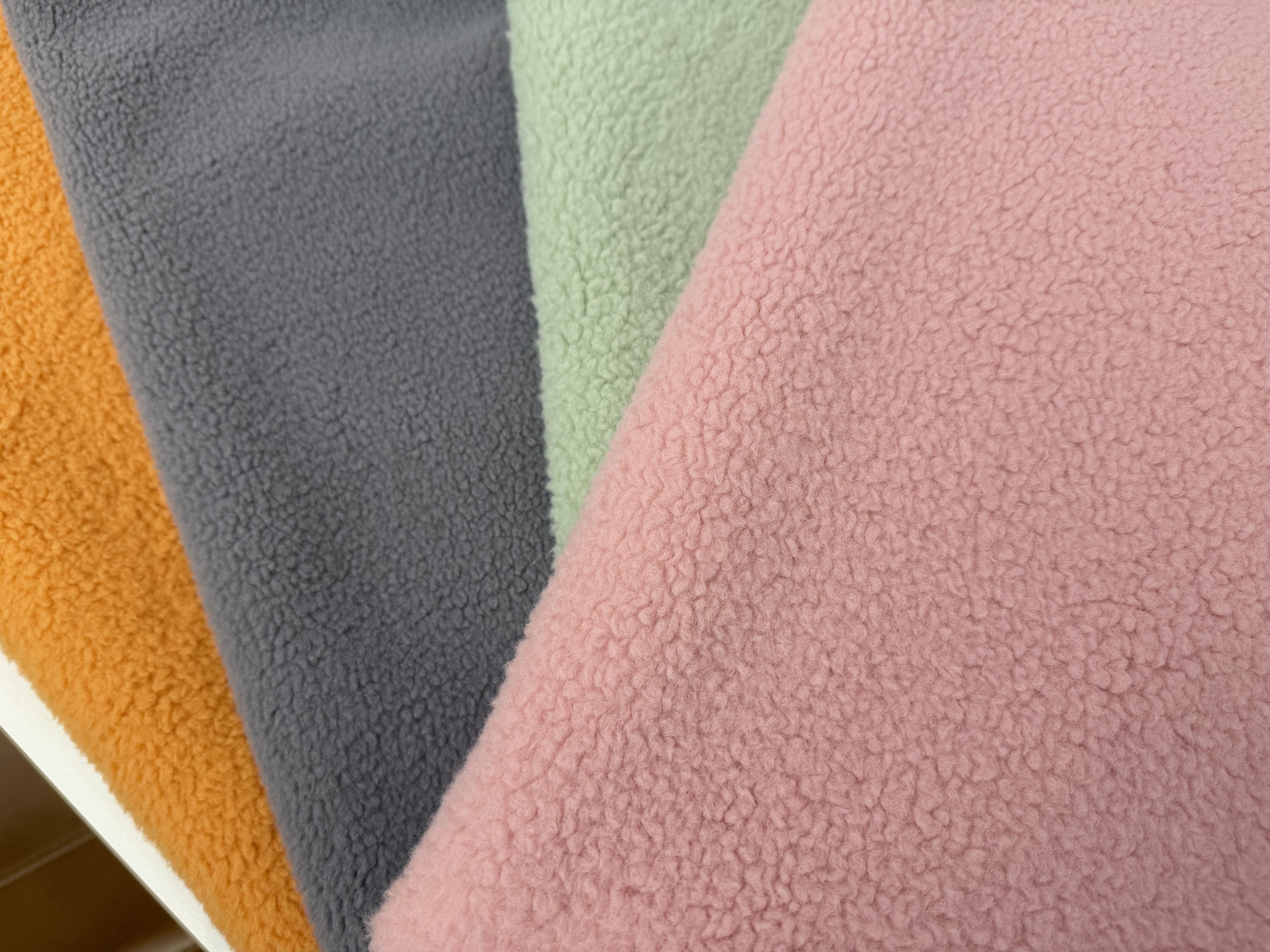 The manufacturer has a wide range of products in stock, including wheat, alpaca, barley ears, lamb wool, granular velvet fabric, clothing, autumn and winter accessories, shoe materials, fabrics, toys and handicrafts details Picture