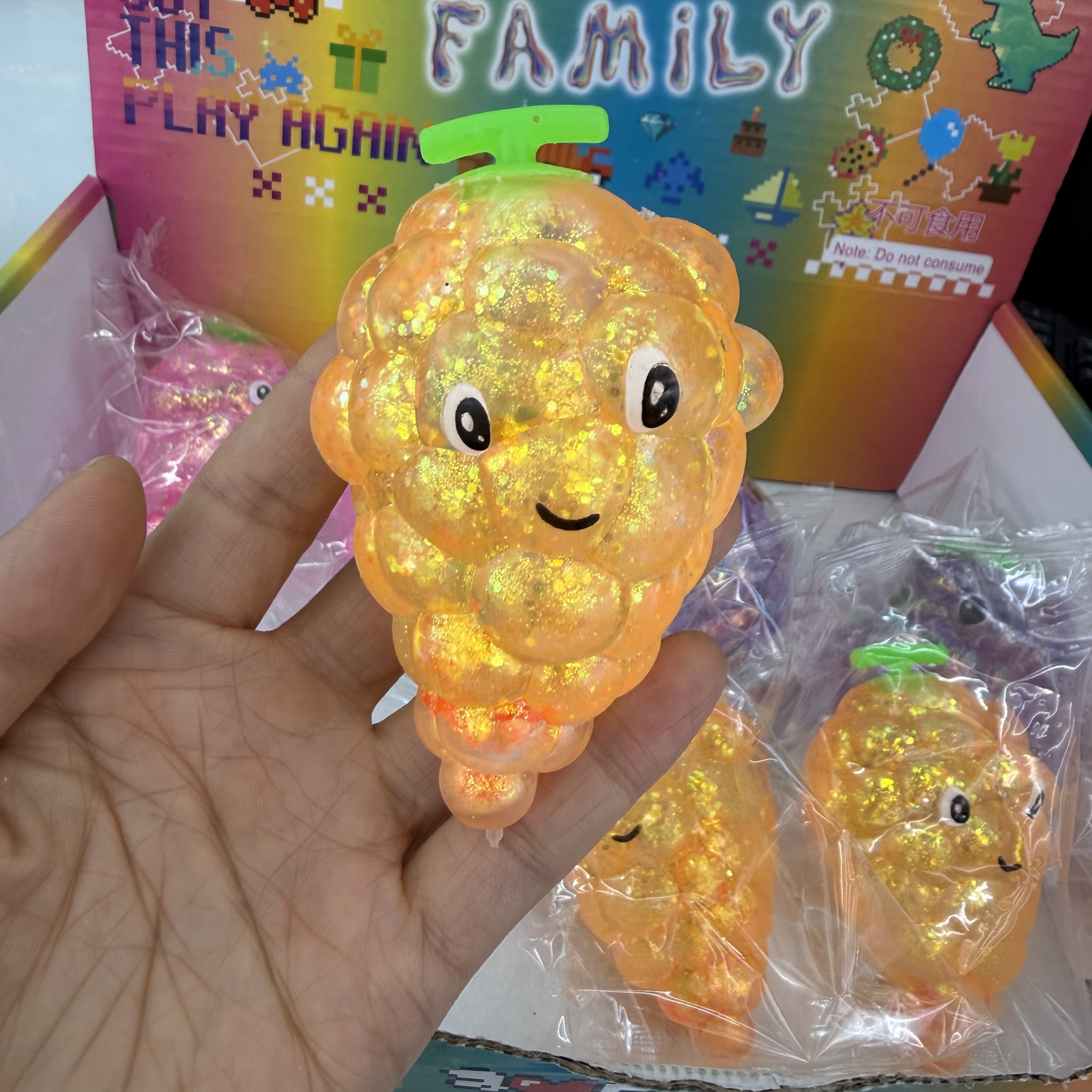 源头工厂直供儿童环保玩具仿真水果，仿真动物，仿真烘培，配件装饰减压面包手捏面包模型套装细节图