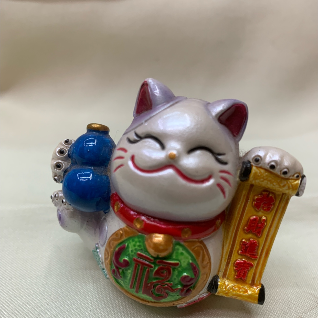 CAI's fine Craft Resin material hand-painted handicrafts, home small ornaments, item No. 10409, Five Road God of Wealth, Fortune Cat, Gourd style Item Picture