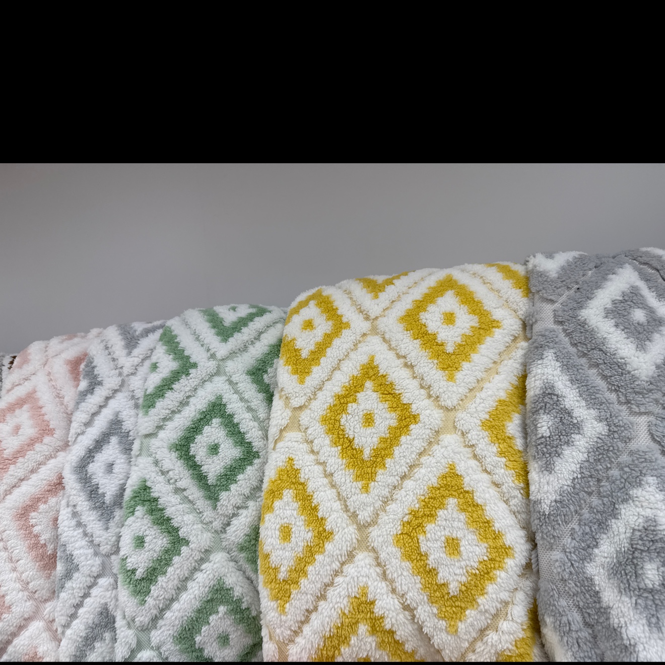 菱格双色提花镂空立体效果舒棉绒