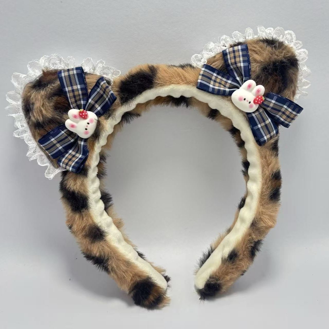 Plush cartoon leopard print cat ear headband, lace little rabbit face wash headband, women's patchwork Korean cloud headband detail image 3