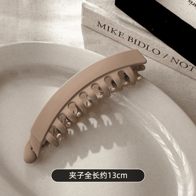 The frosted simple large banana clip is versatile. Dark-colored women's hair is thick and anti-slip. It's a ponytail hair clamp with teeth and a hair band detail image 3