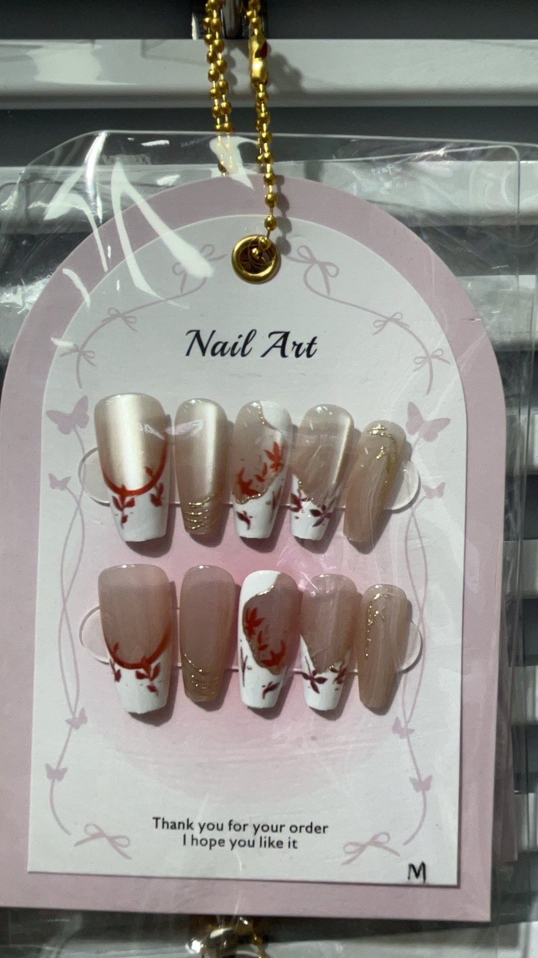 Wholesale of wearable nail art products: Fashionable wearable nail with cat's eye and gilding
