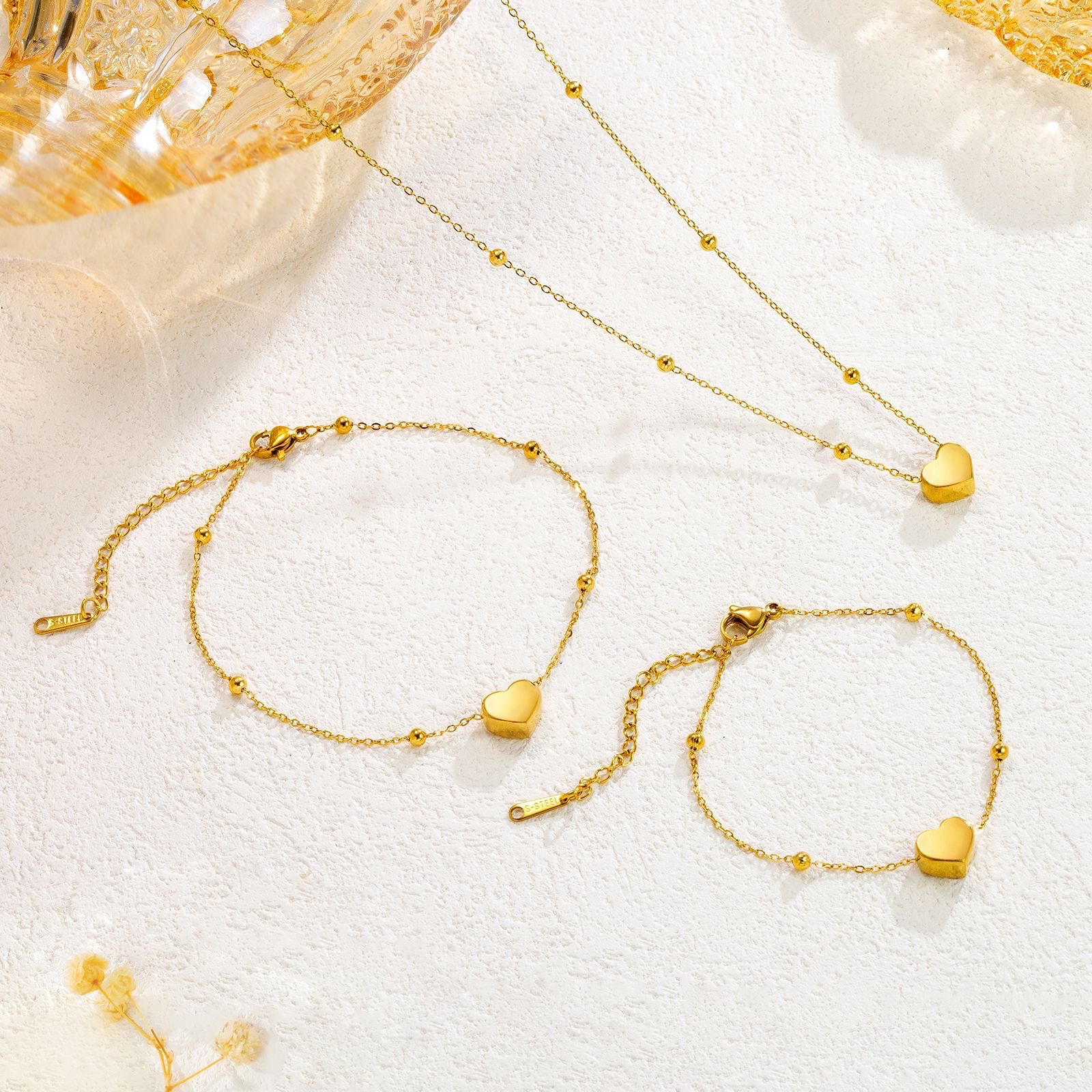 爆款简约ins爱心钛钢项链女小众设计感手链18K金锁骨链配饰品套装详情图2