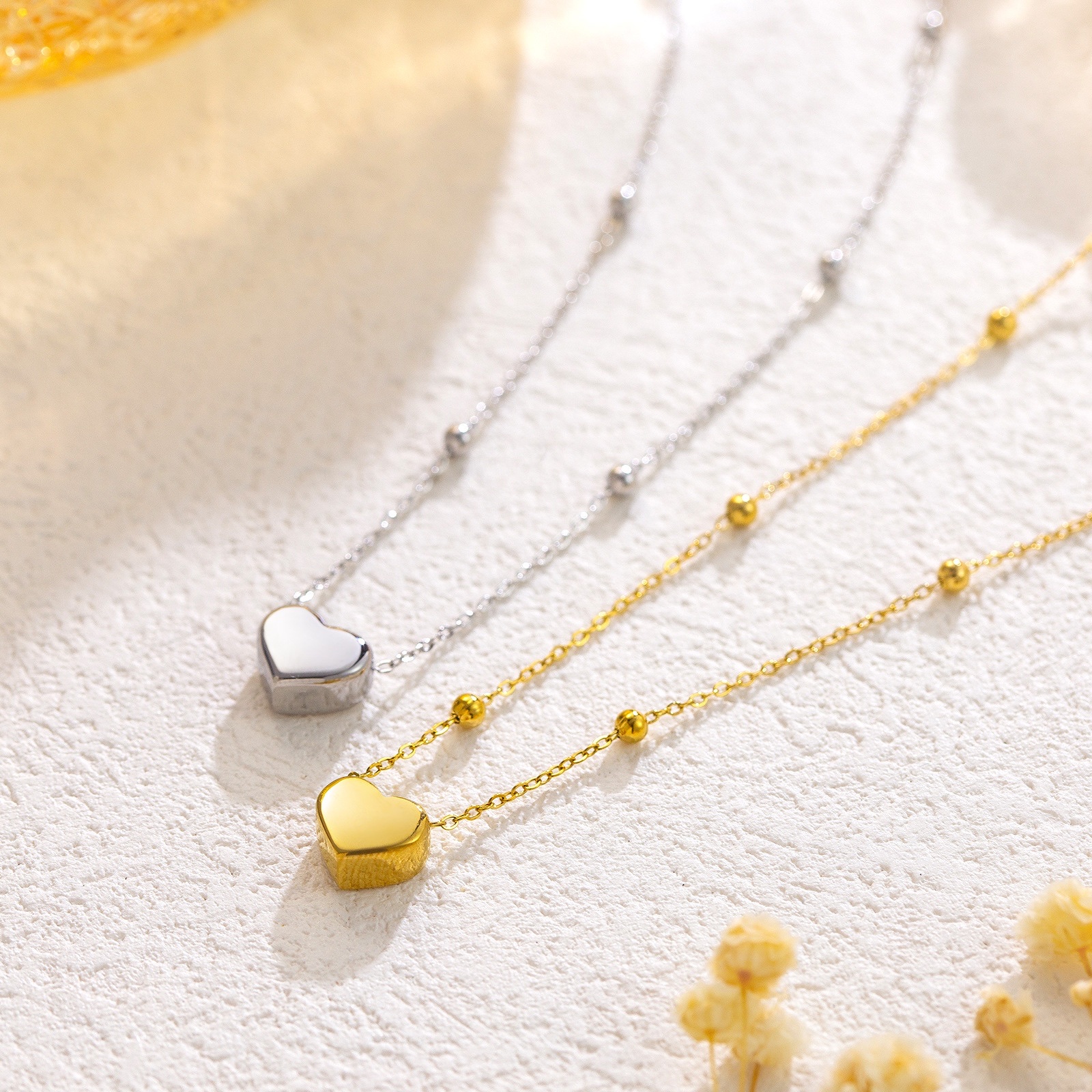 爆款简约ins爱心钛钢项链女小众设计感手链18K金锁骨链配饰品套装详情图3