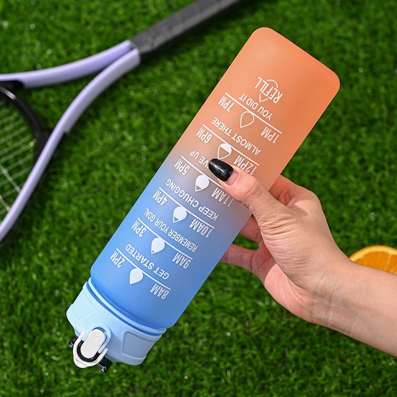 Food-grade simple water bottle, high-temperature resistant water cup, men's ins style, simple plastic, high appearance level, large capacity, portable, shockproof details Picture