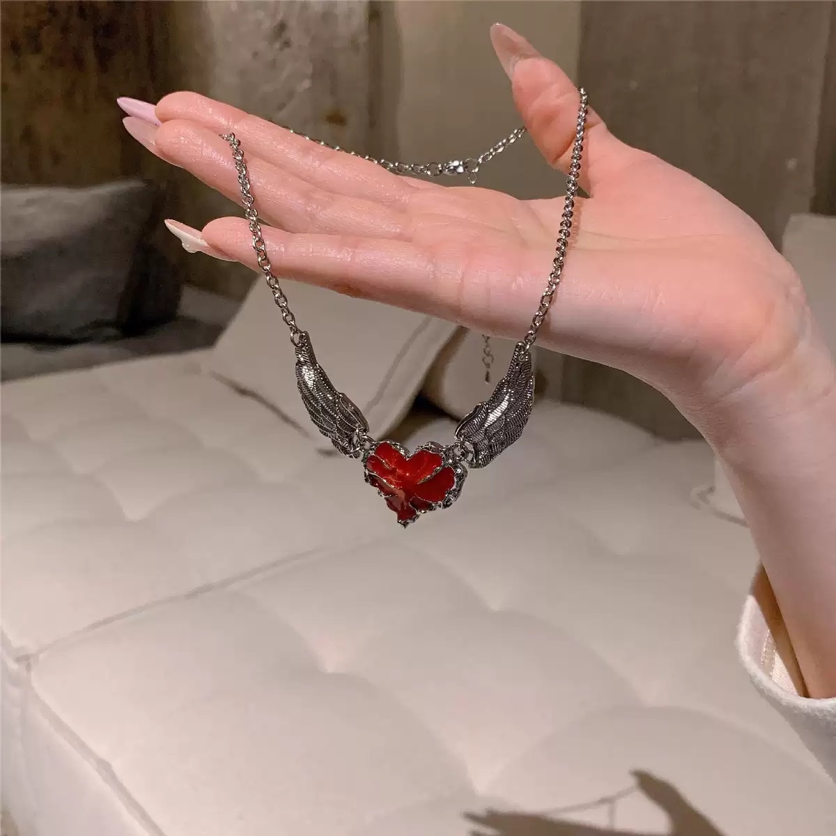 Fashionable jewelry for women: golden jade pendant, natural stone necklace, Mexican-style necklace, collarbone chain, simple and versatile, fashionable jewelry Item Picture