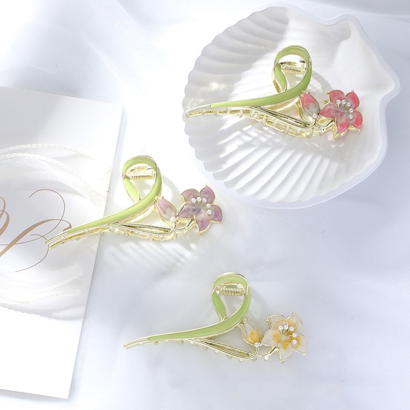 Children's hair clips, New Year's red duckbill shark clip hair accessories, hairstyle decoration, hair accessories, girls' hair clips, headwear details Picture