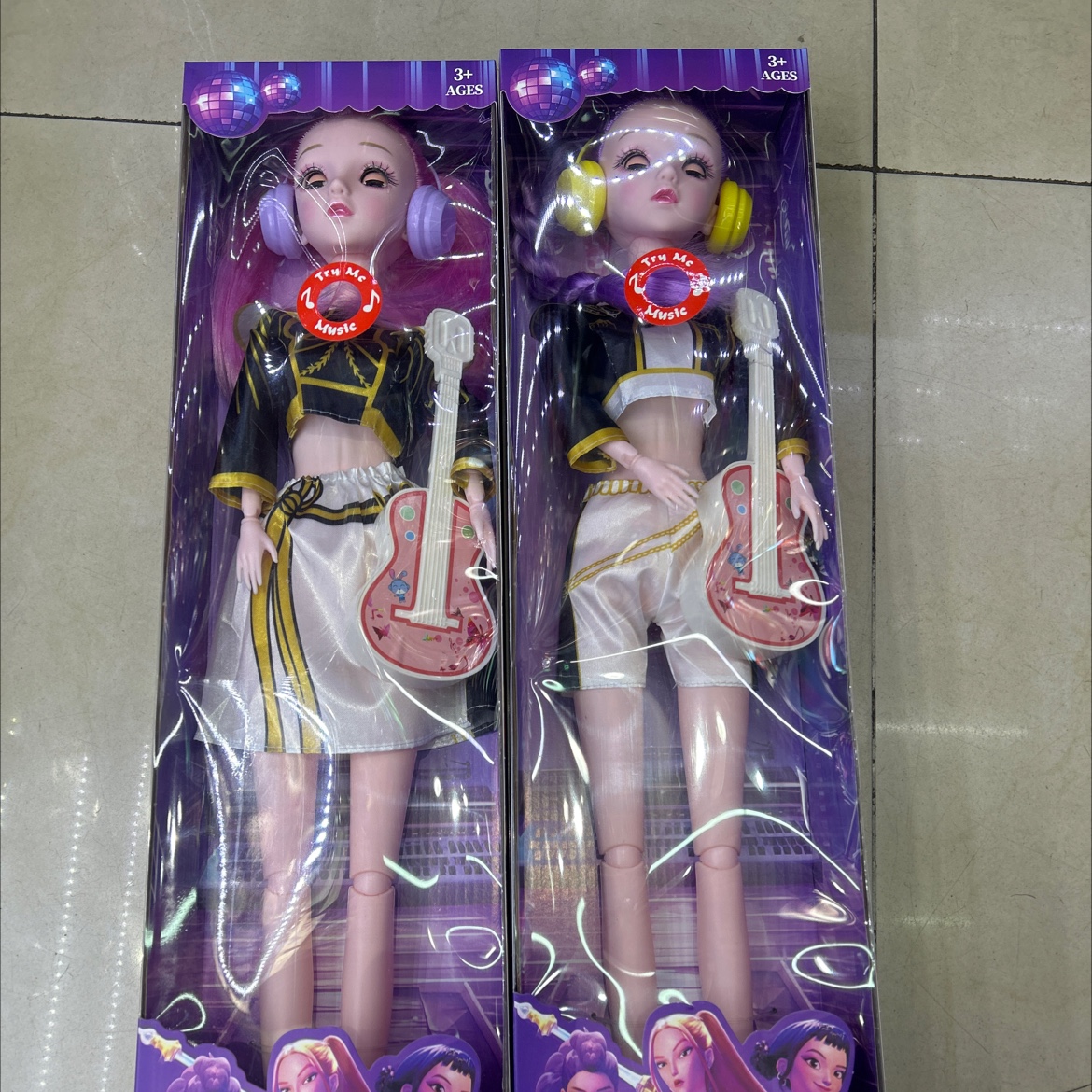 爆款，猎魔女团大号，女孩子最爱，带灯光音乐，关节可以动搪胶娃娃