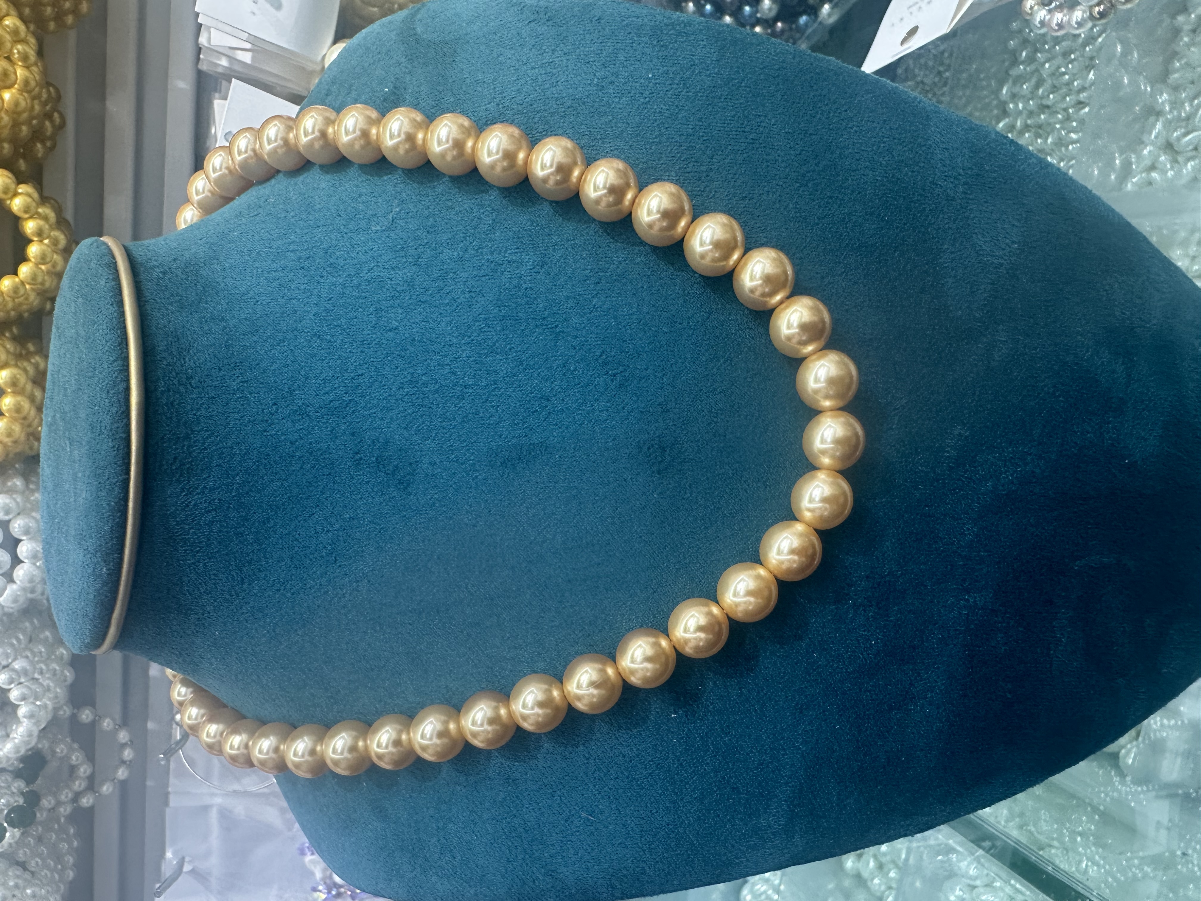 金黄色圆珠水晶玻璃珍珠项链，时尚流行款，流行色系百搭款。大昌珠宝A0003项链