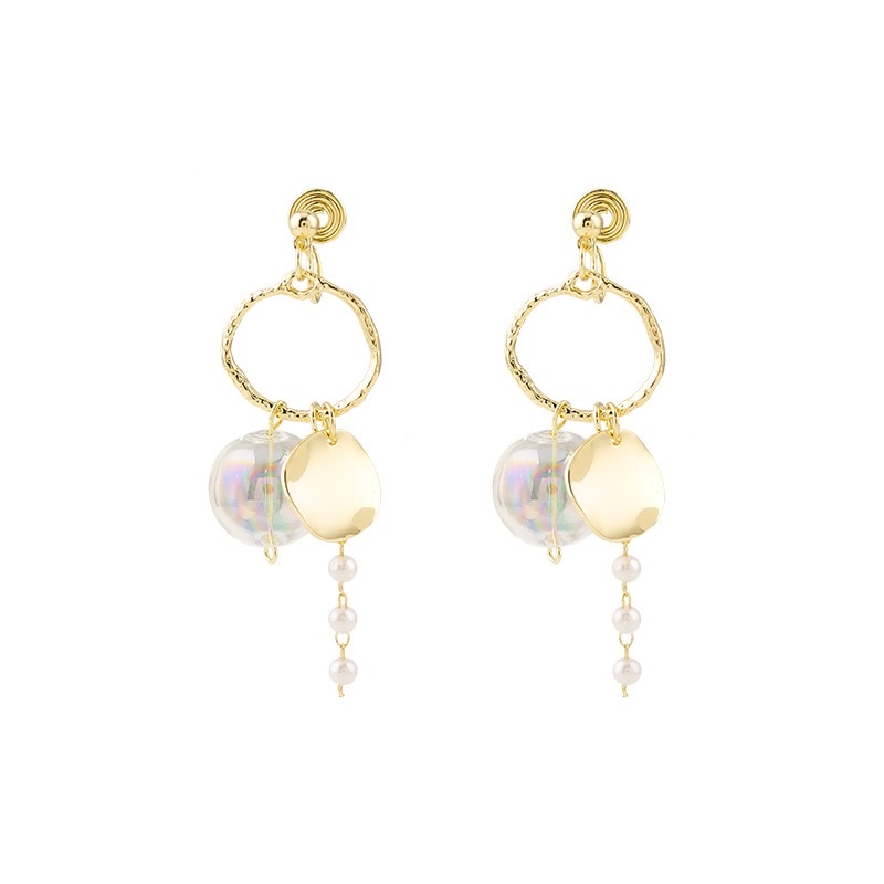 Exquisite, Fashionable, Exaggerated, Round, Dreamy Pearl Tassel Mosquito Coil, Ear Clip, Unique And Creative Pendant, No Ear Hole Earrings Application Scenario
