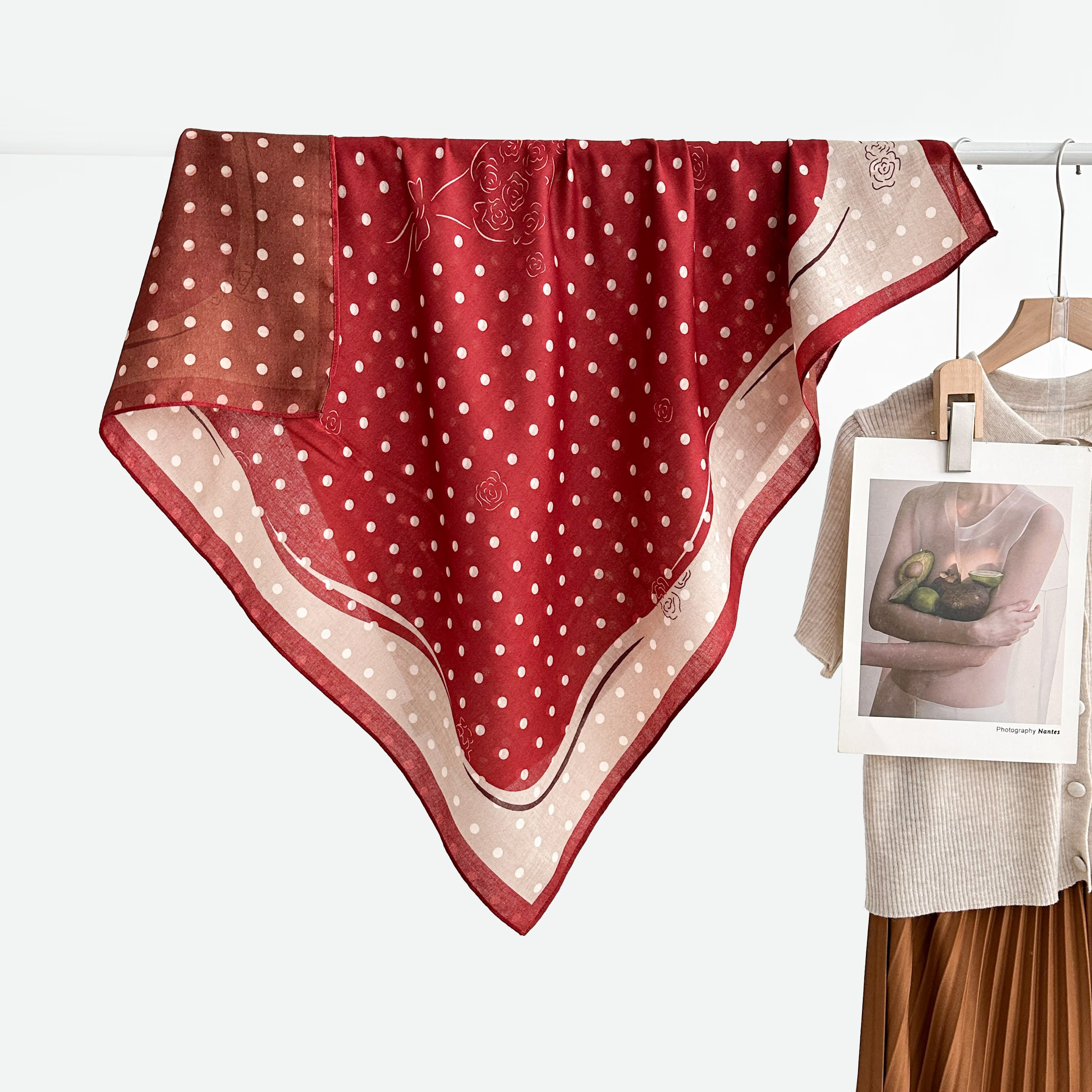 The 2025 new women's double-sided red polka dot print oil painting silk scarf is a fashionable shawl and a high-end trendy accessory for spring, summer, autumn and winter Specification image