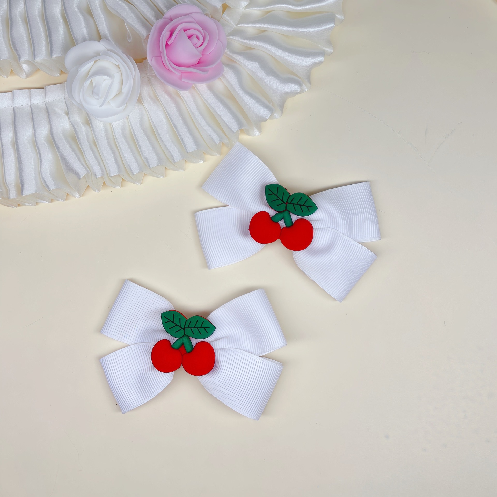 Acrylic children's hair clips, headwear, rubber bands, cute hair accessories, styled hair accessories, children's fruit hair clips Application Scenario