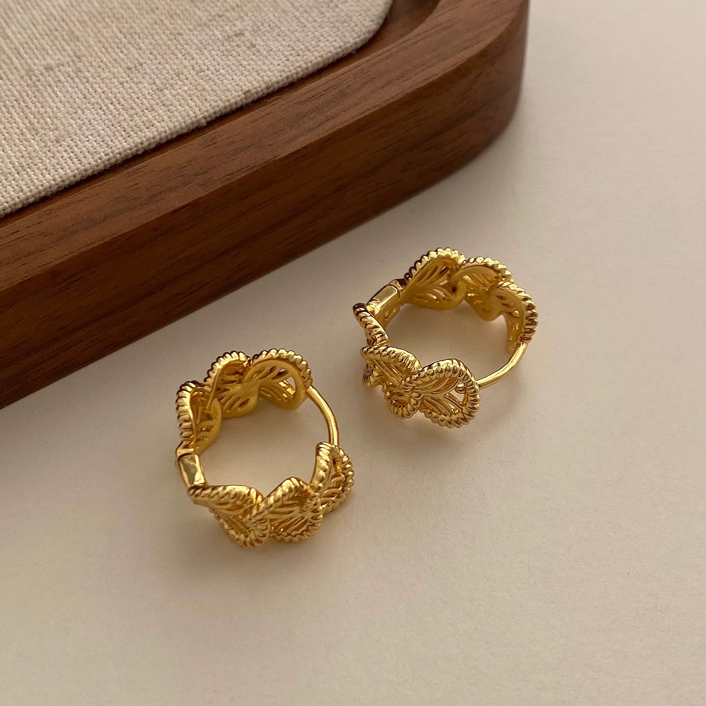 时尚烧焊锆石耳环耳饰简约耳坠女气质百搭饰品配饰礼物细节图