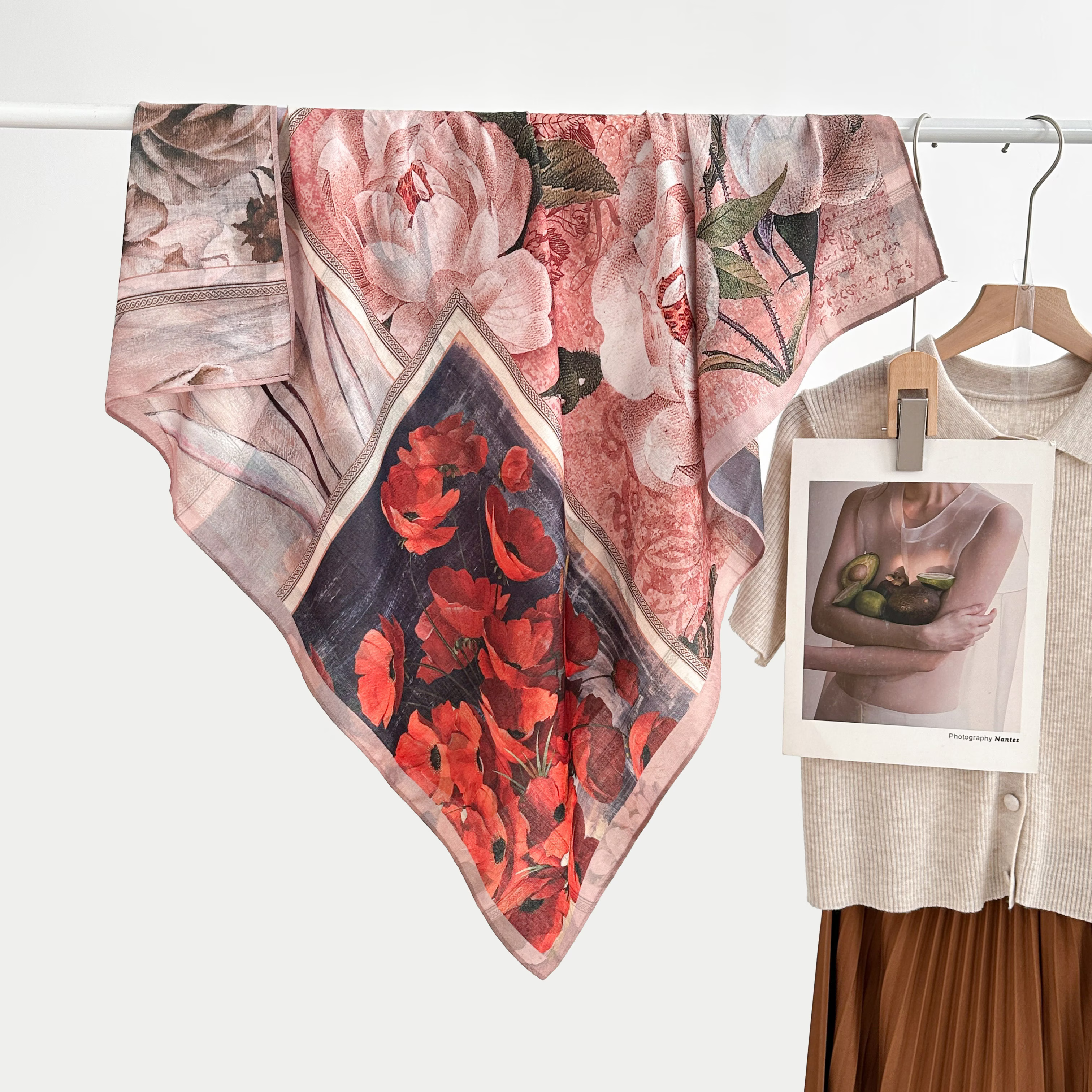 The 2025 new women's double-sided square scarf is a versatile and fashionable printed oil painting silk scarf, a fashionable shawl, and a high-end trendy accessory for spring, summer, autumn and winter Specification image