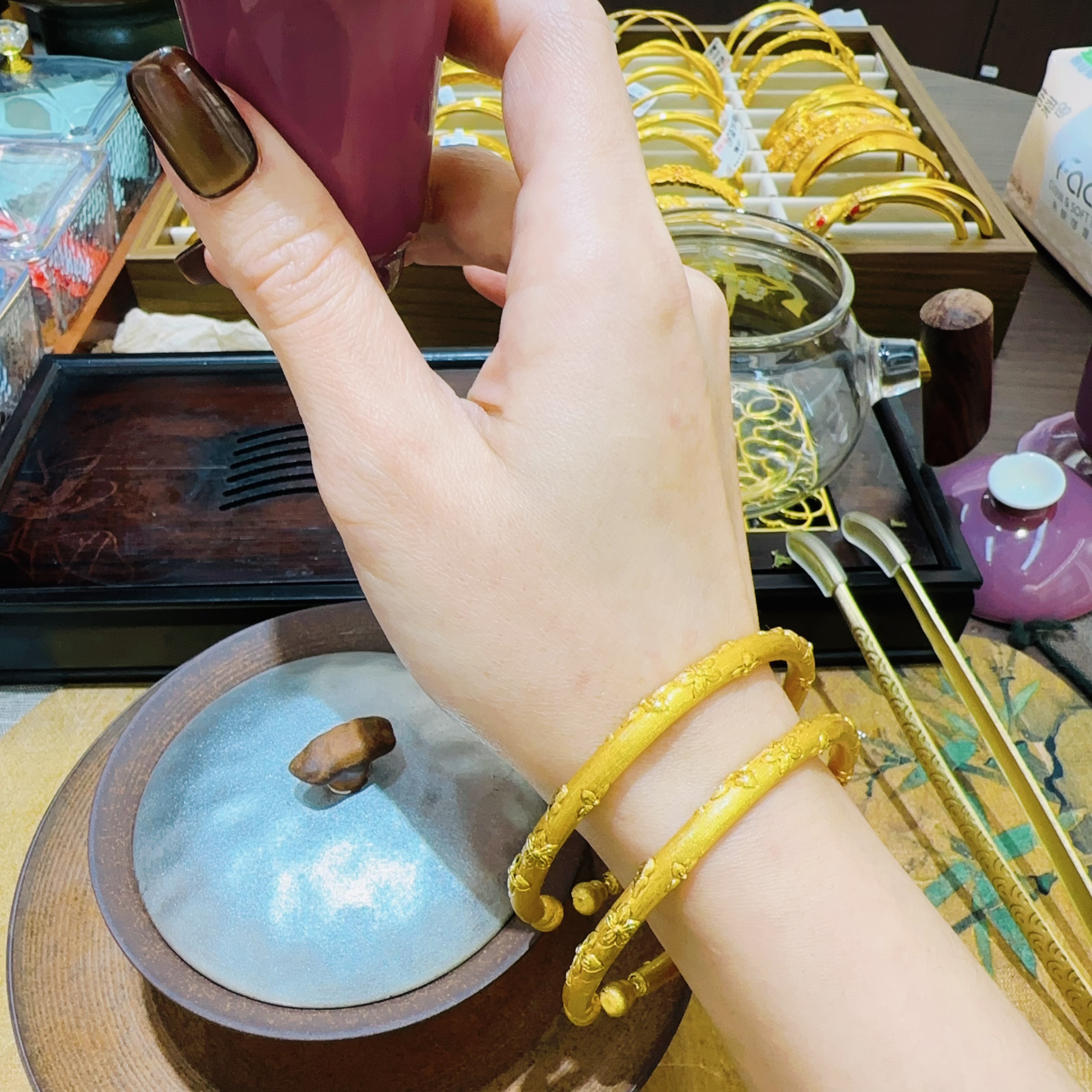 沙金/手镯/银手镯/沙金手镯/亚克力手镯白底实物图
