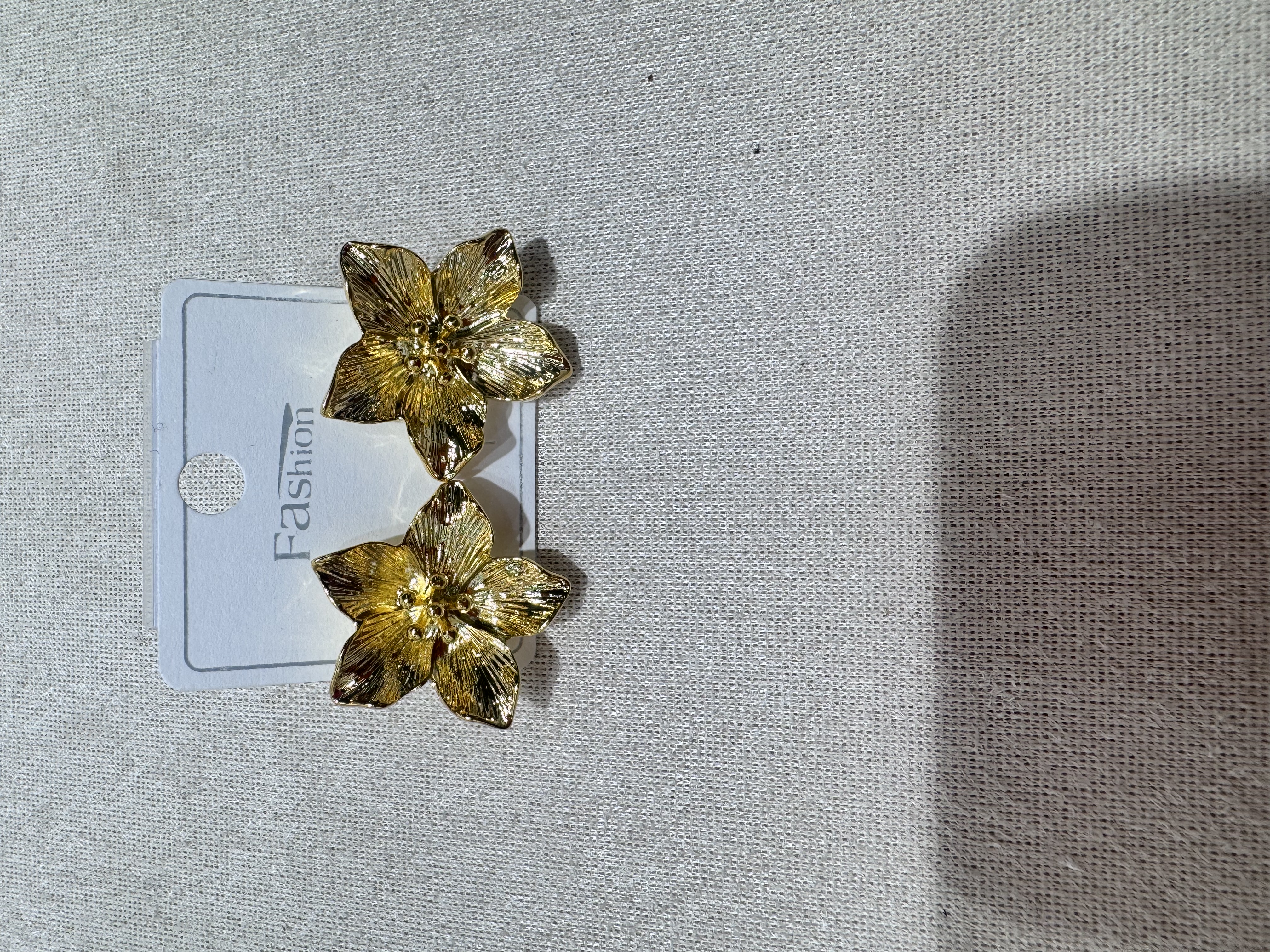 合金小花造型耳饰简单小巧通勤百搭气质优雅立体感强炫艺饰品130