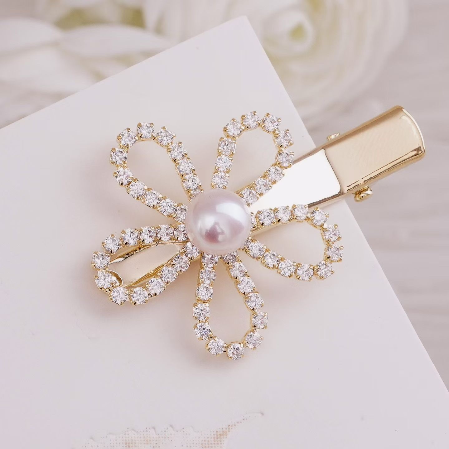 Pearl hairpin ~ natural fine freshwater pearl inlaid 👍
Delicate and sweet 💕 series ~ duckbill clip
Beautiful series ~ 49.9 headwear Headwear with a single clip wool diamond Application Scenario