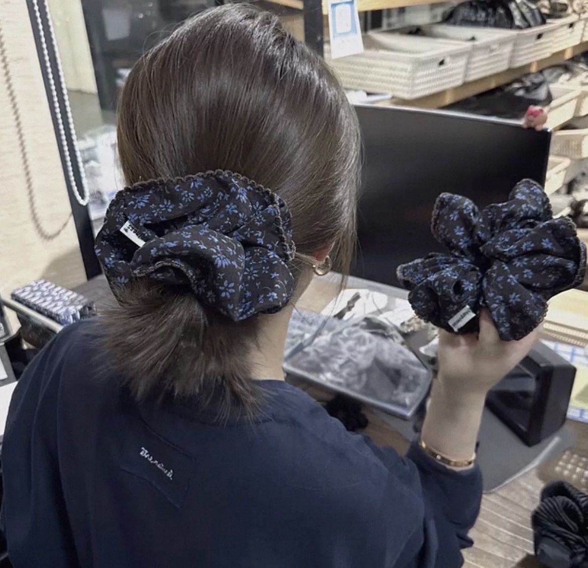 时尚2025秋冬饰品发圈大肠头绳方巾发绳百搭发饰发带学生头饰潮流配件大肠发圈头绳发圈饰品详情图5