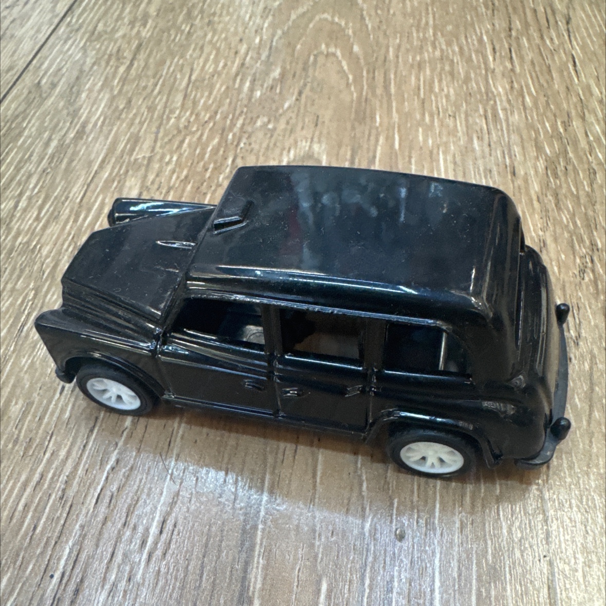 爆款黑色姥爷车儿童玩具带铅笔卷礼品摆件工艺品摆件送儿童