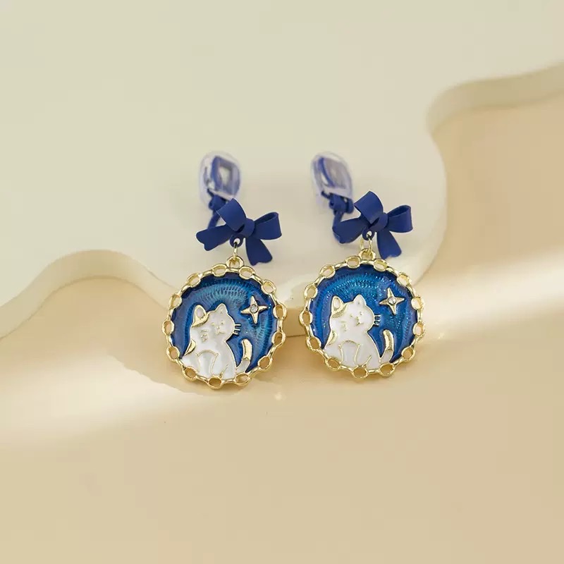 小众设计感气质猫咪蓝色蝴蝶结耳环时尚洋气高级感无耳洞软垫耳夹产品图